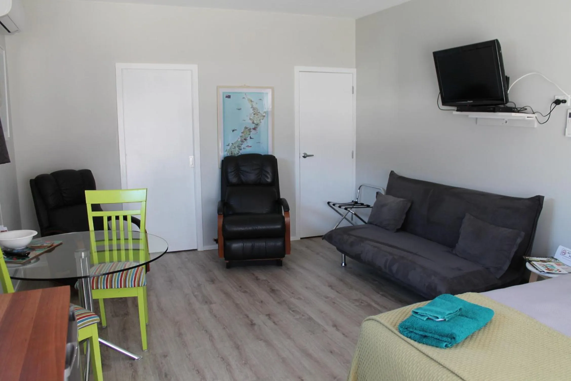 TV and multimedia in Marlborough Wine Country B&B