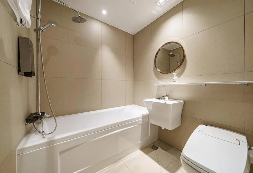 Brown-Dot Hotel Geomdan