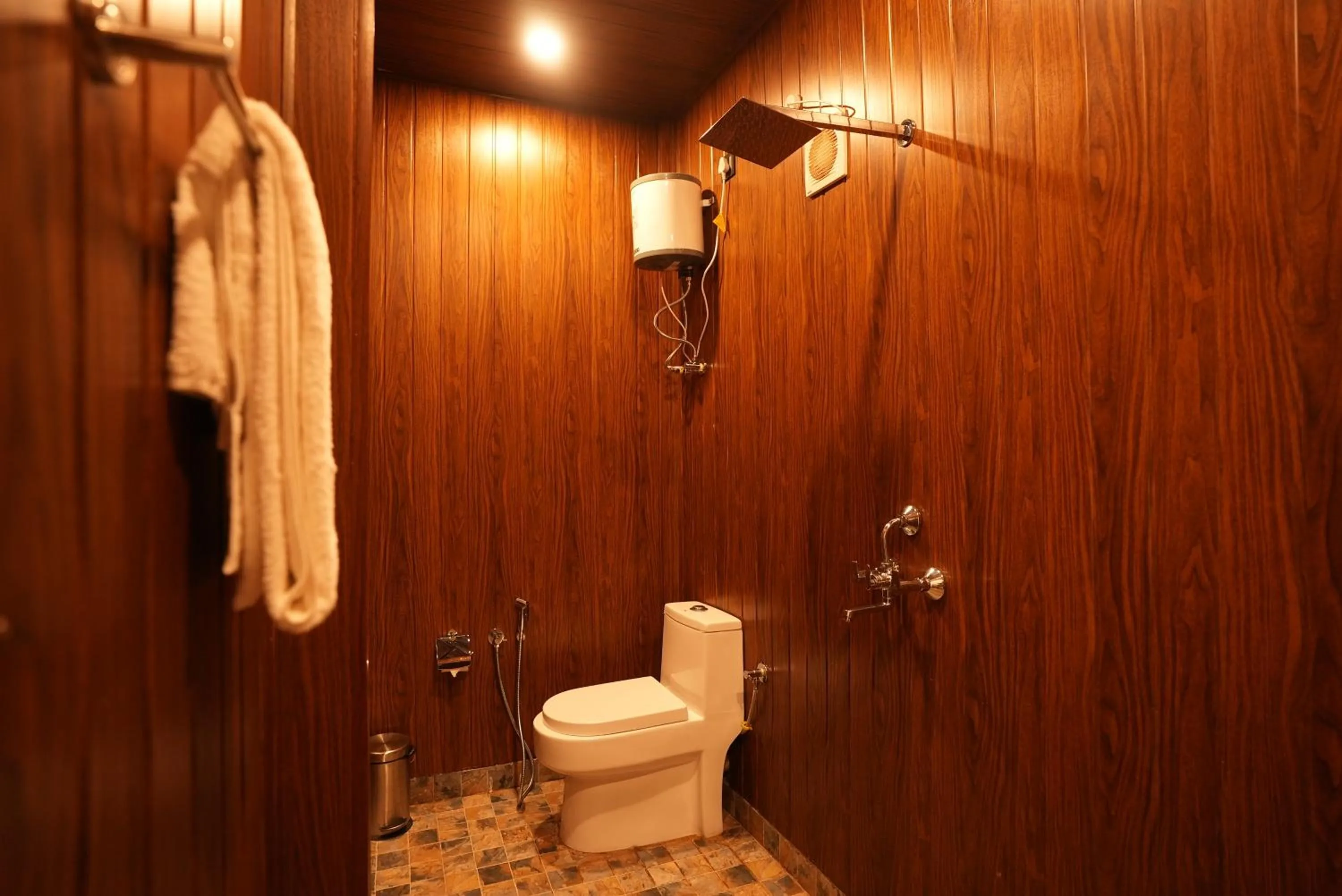 Shower in Whiteflower Cottages Vagator