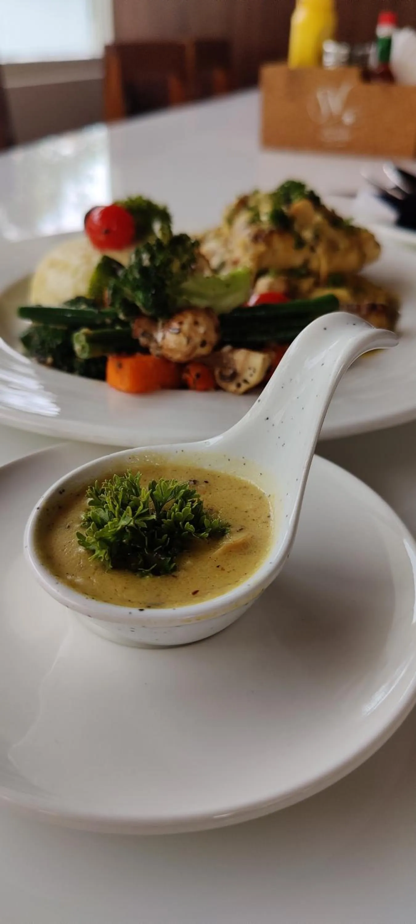 Restaurant/places to eat in Whiteflower Cottages Vagator