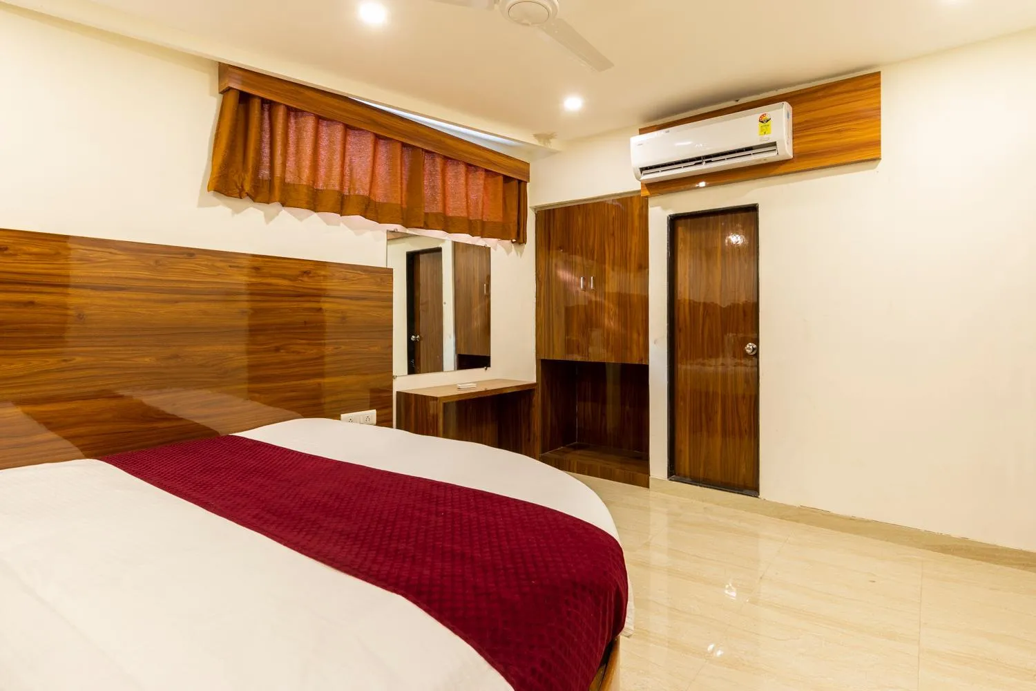 Bed in Hotel Royal Park
