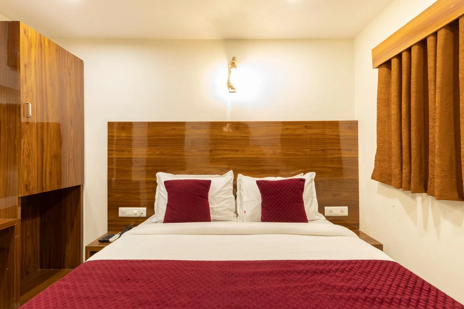 Bed in Hotel Royal Park