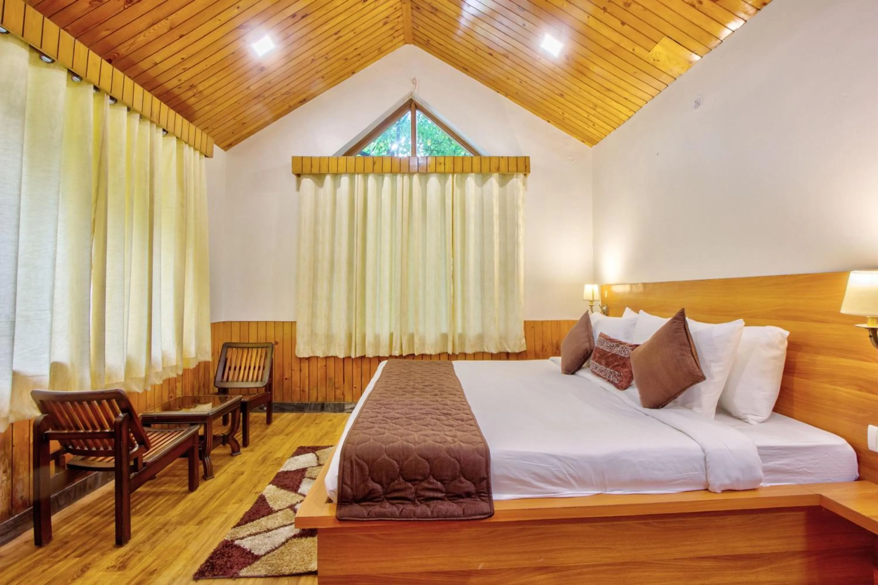 Bed in PARADISE-The Whitehouse Cafe