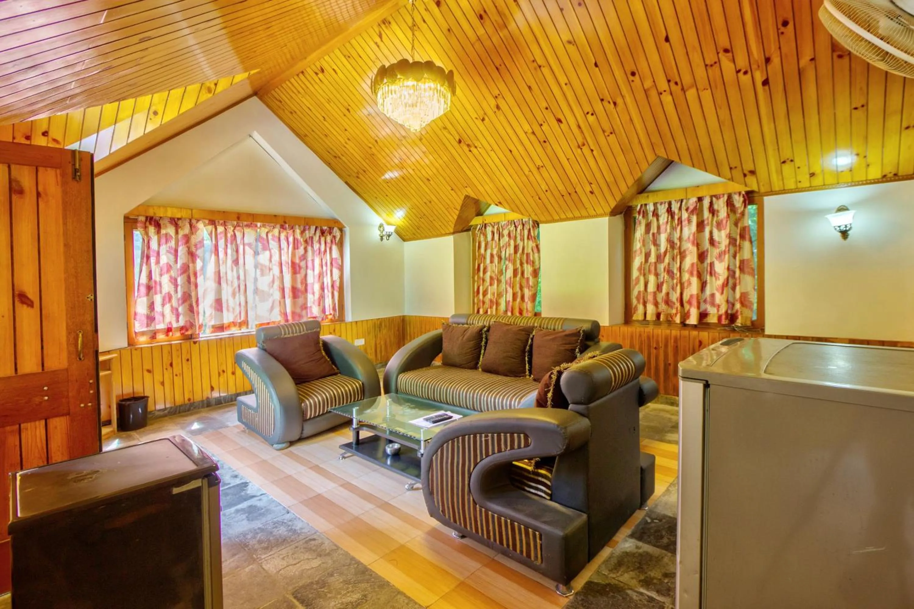 Living room in PARADISE-The Whitehouse Cafe