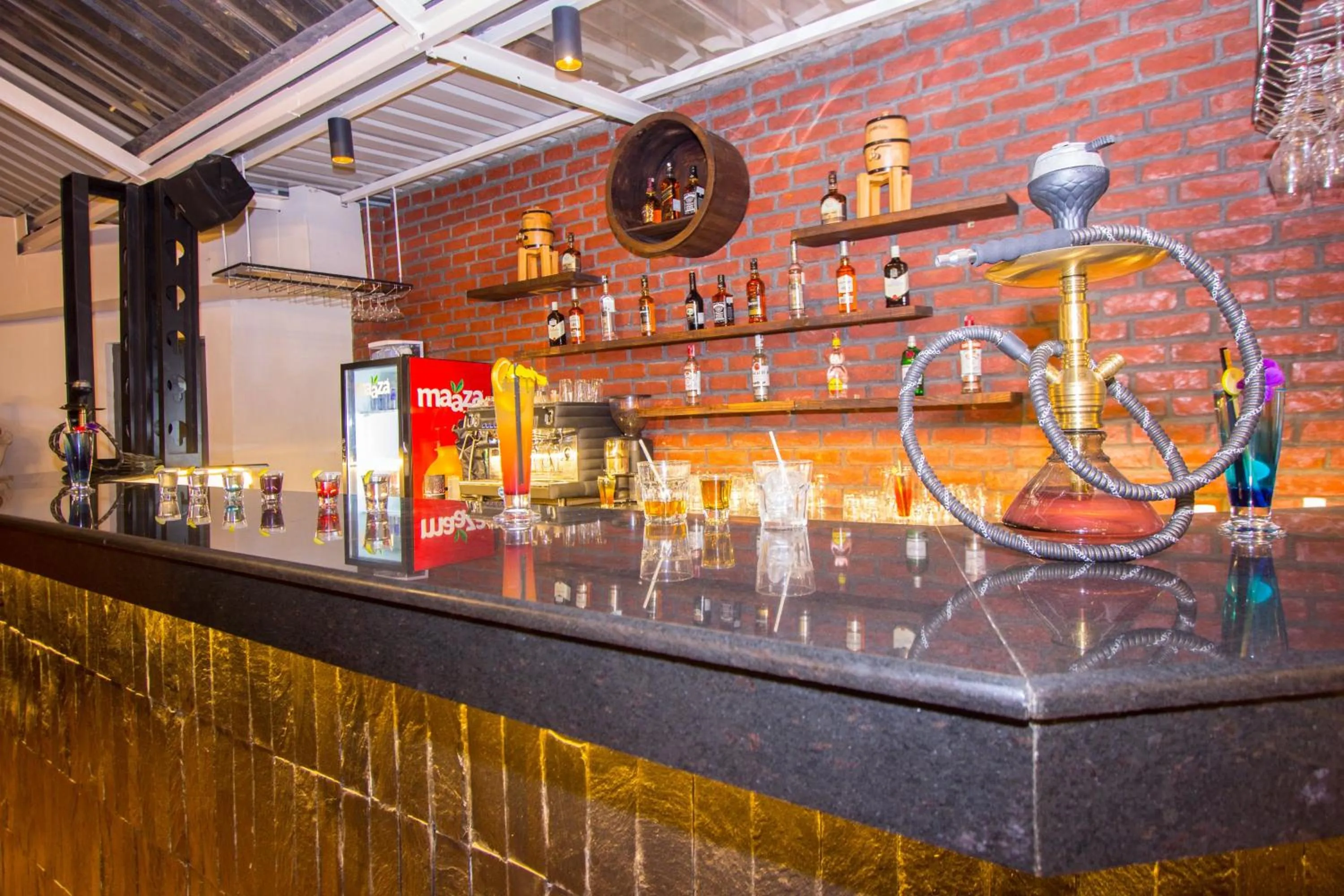 Drinks in PARADISE-The Whitehouse Cafe