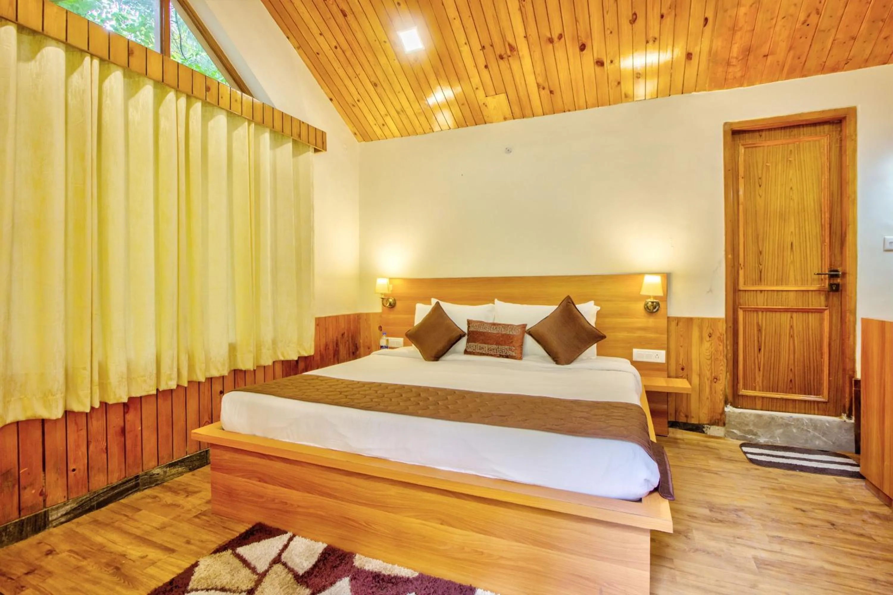 Bed in PARADISE-The Whitehouse Cafe