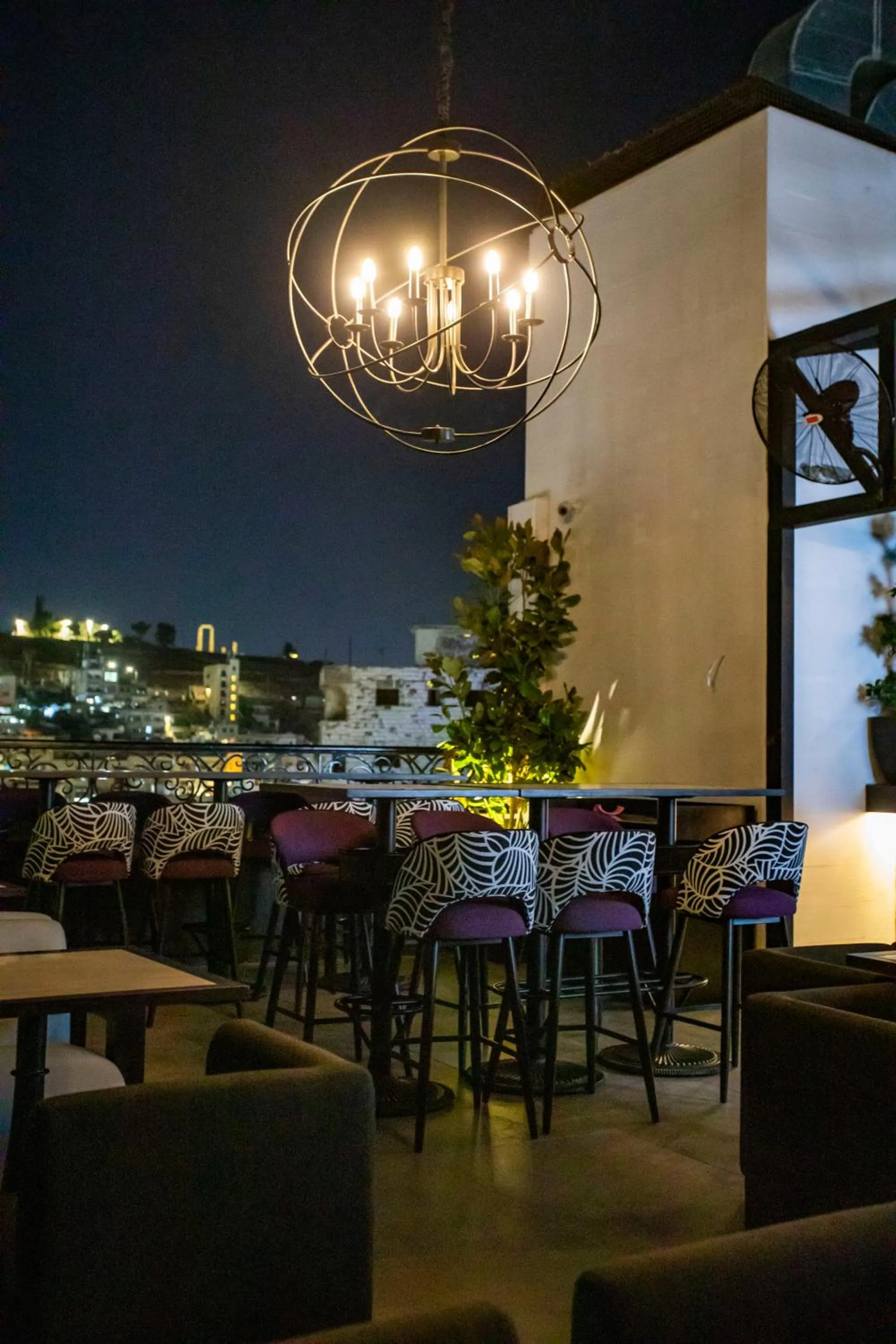 Restaurant/places to eat in Hotel Philosophy