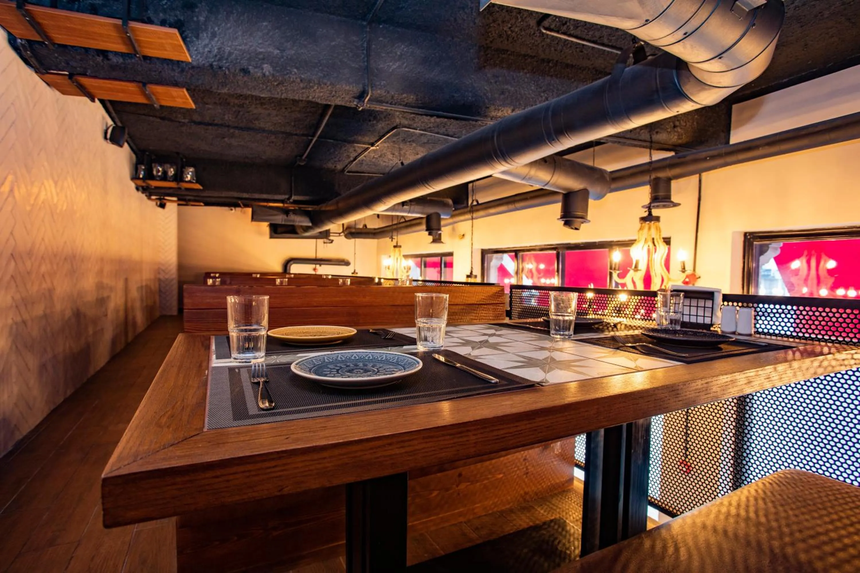 Restaurant/places to eat in Hotel Philosophy