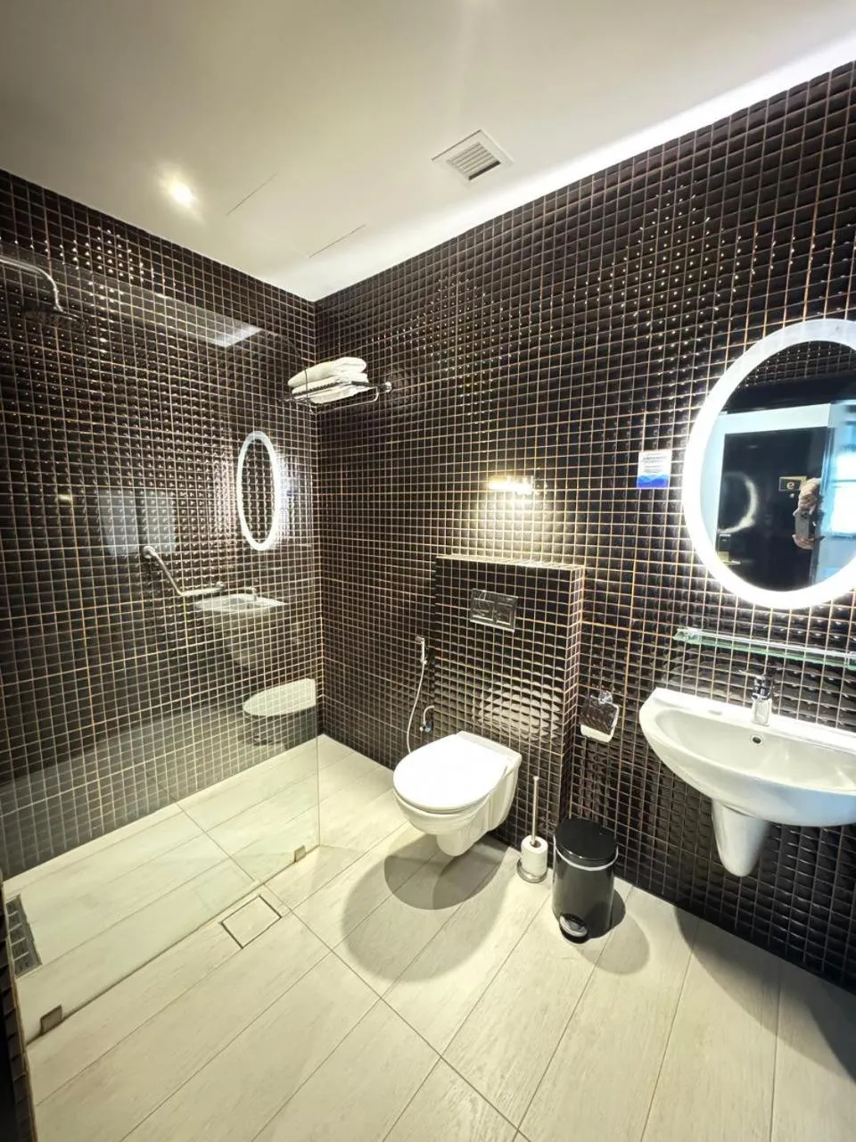 Toilet in Hotel Philosophy