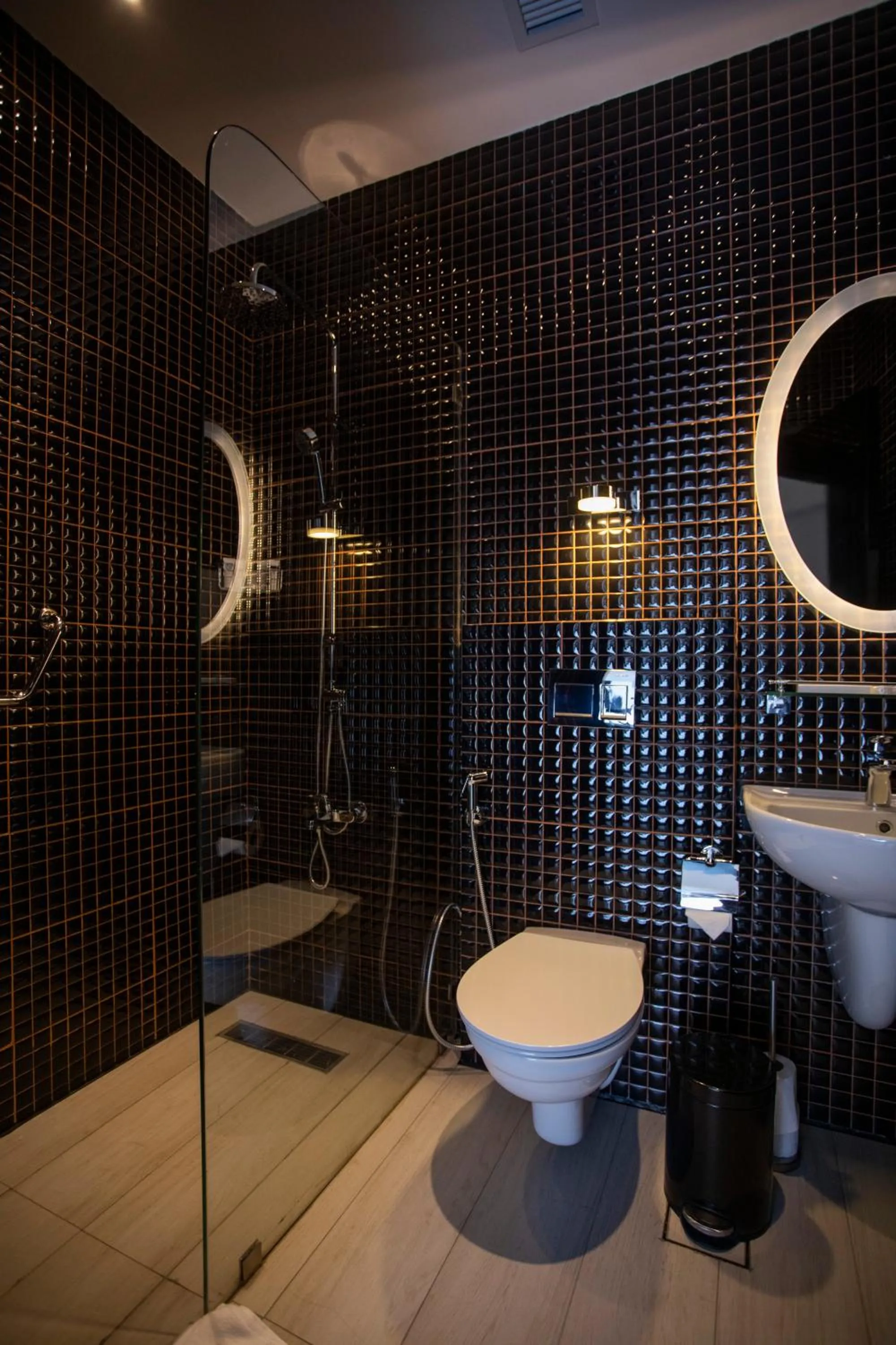 Toilet in Hotel Philosophy