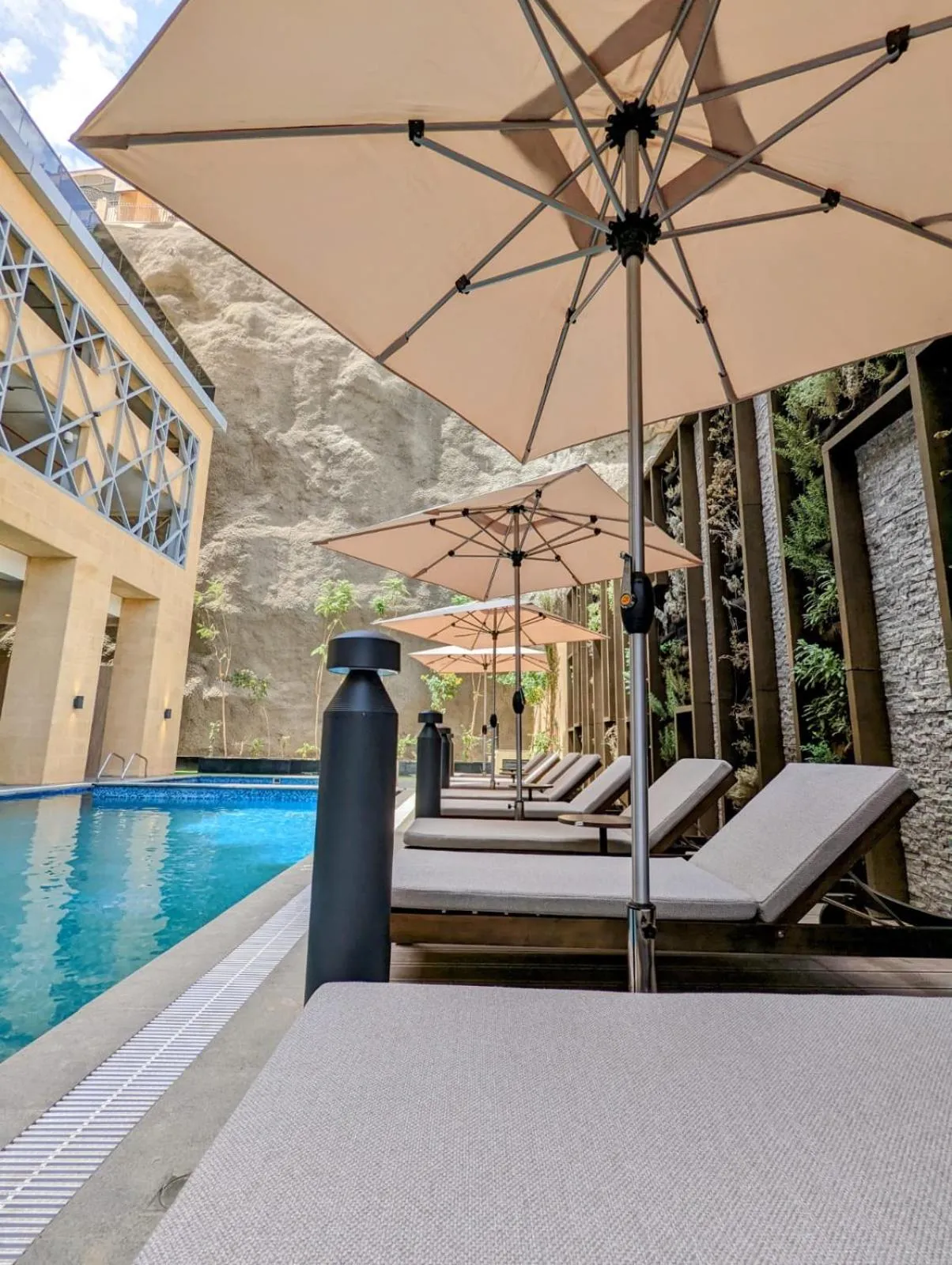 Swimming pool in Citadines Abha