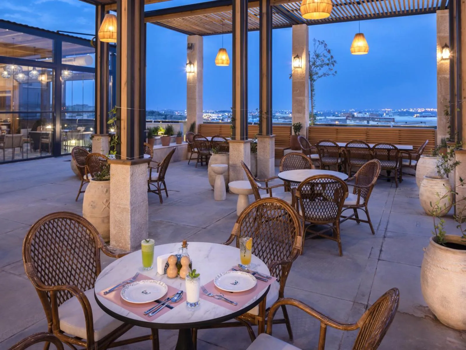 Restaurant/places to eat in Citadines Abha