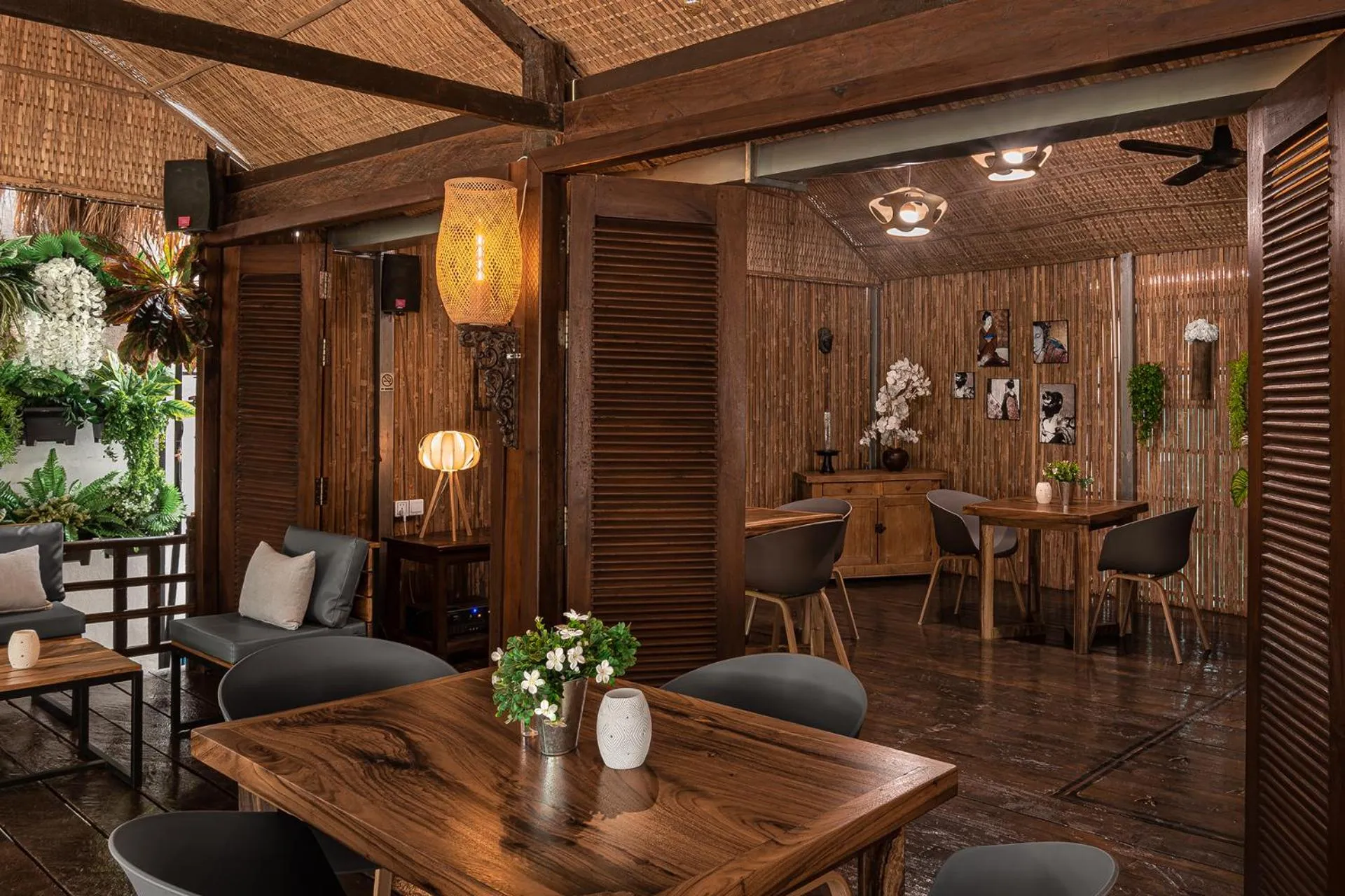 Restaurant/places to eat in La Bastide de Caro