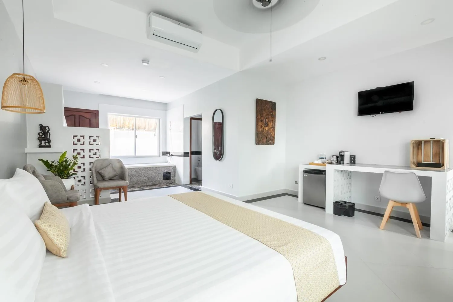 Photo of the whole room, Bed in La Bastide de Caro