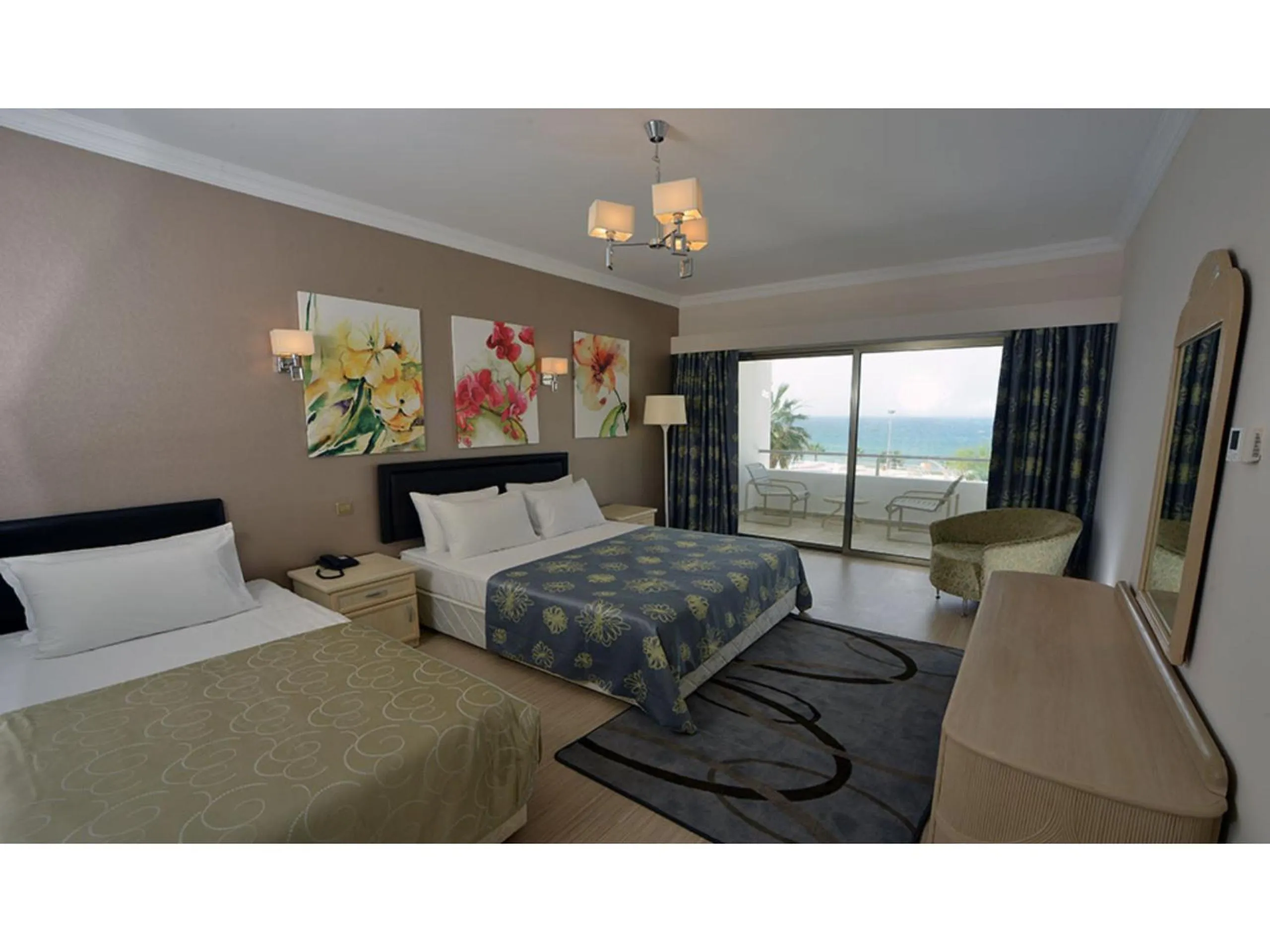 Bed in Jasmine Court Hotel & Casino