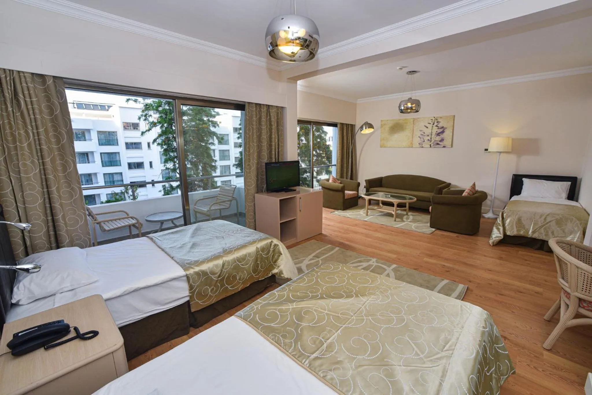 Bed in Jasmine Court Hotel & Casino