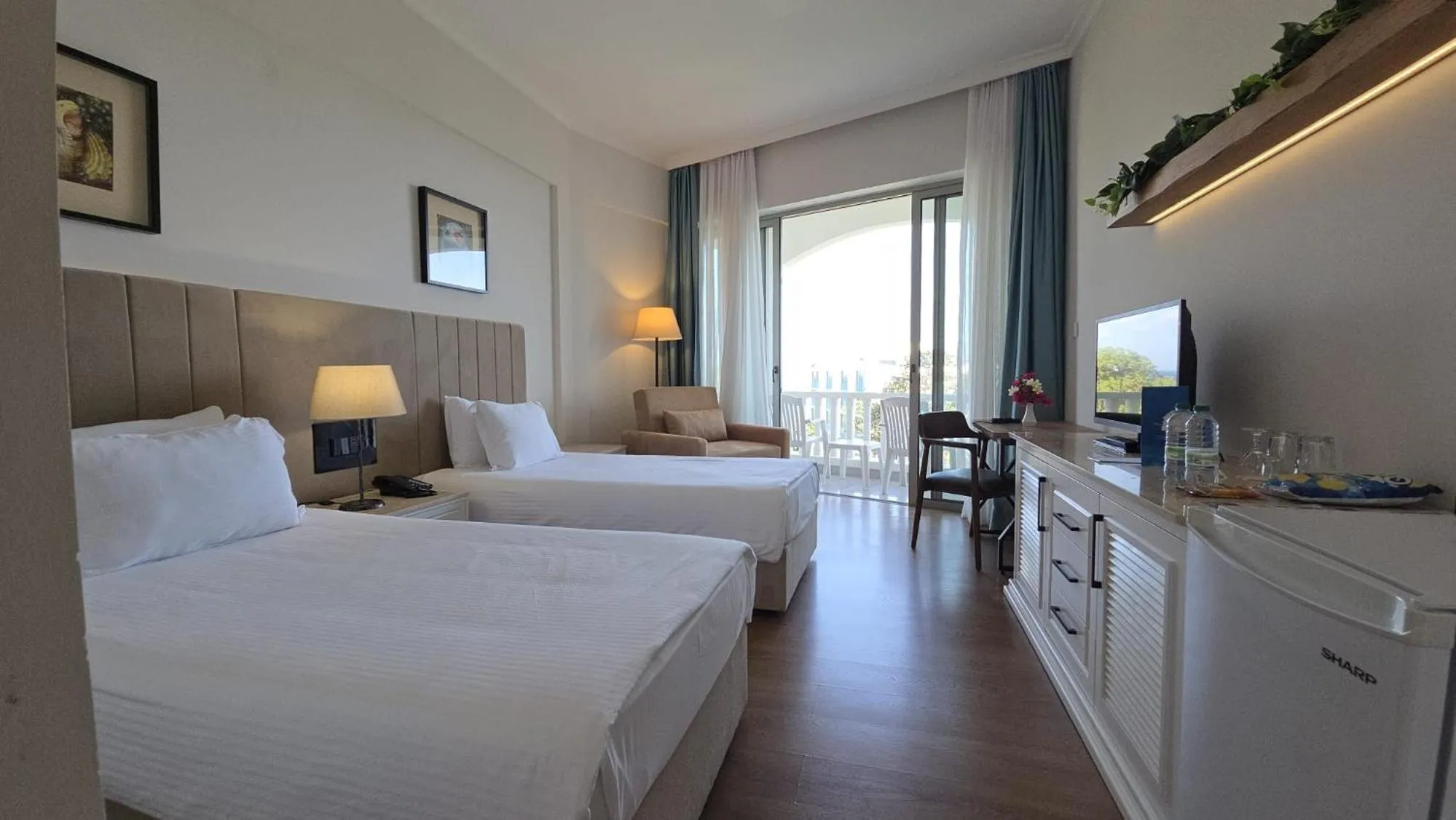 Bed in Denizkizi Hotel