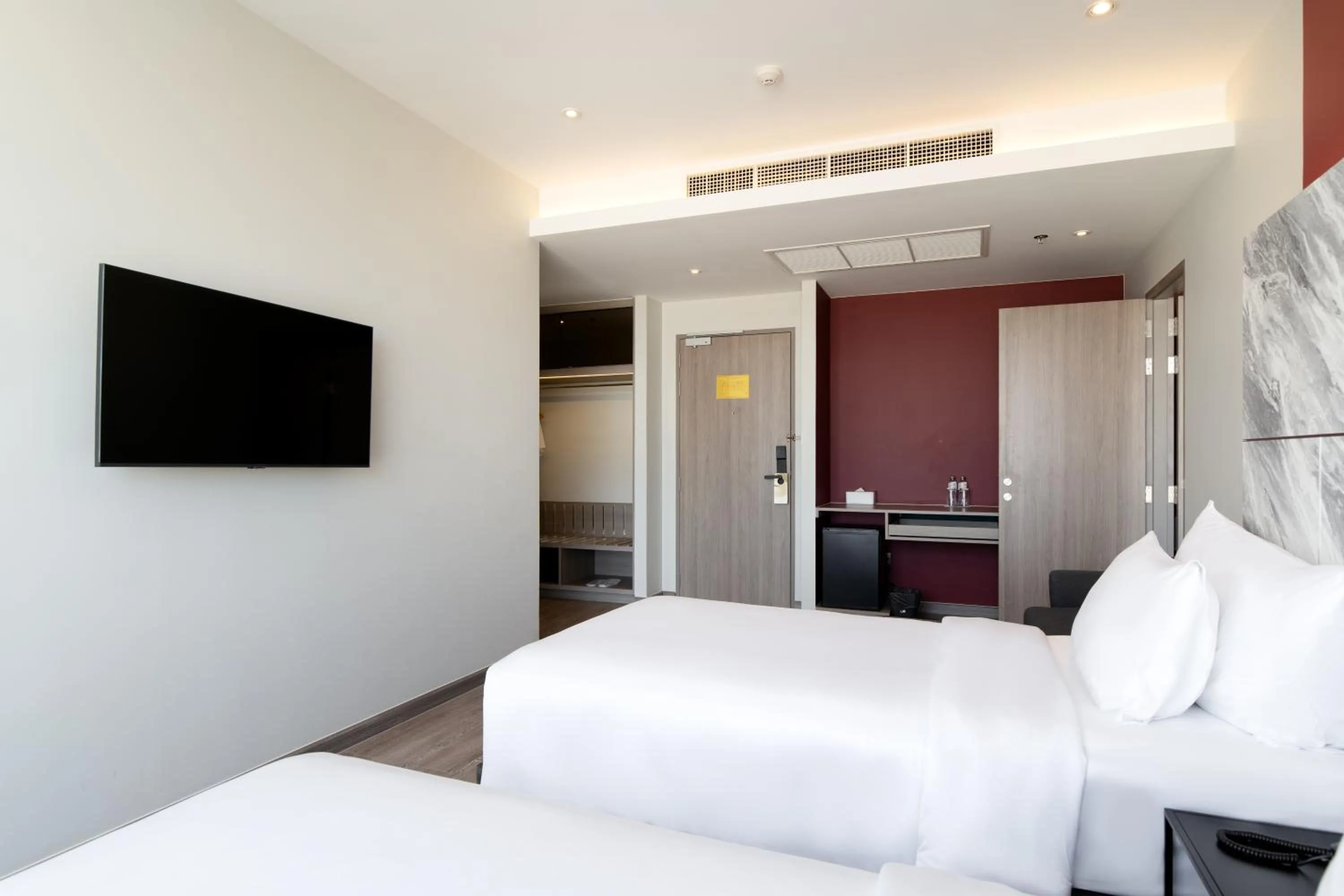 TV and multimedia, Bed in Thaya Hotel Bangkok