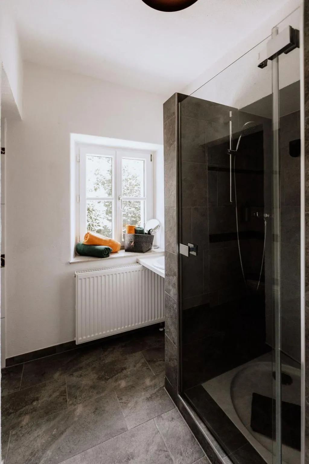 Bathroom in Das Schutzhaus-Bed and Breakfast-Dein Basislager im Salzkammergut