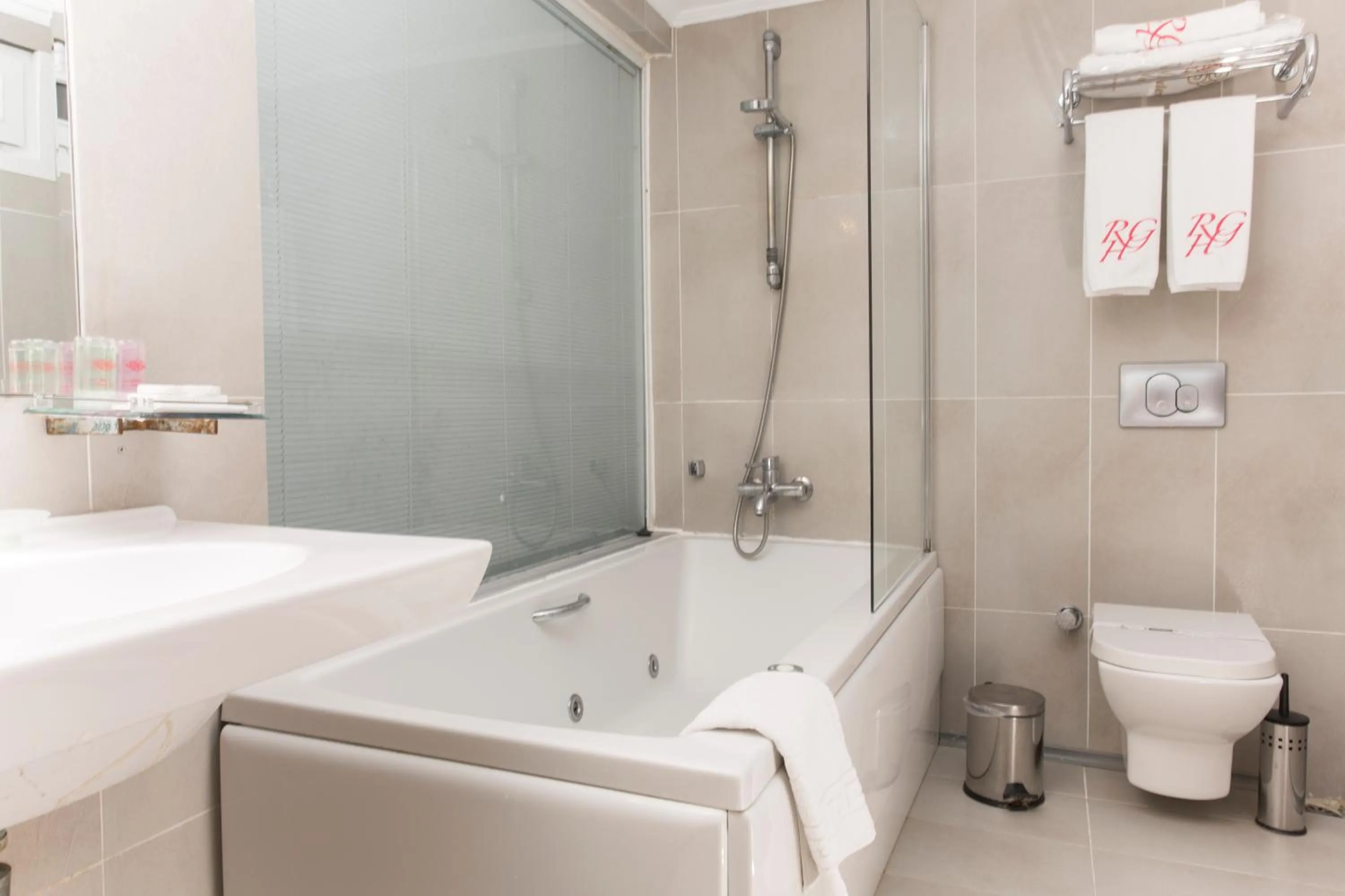 Bathroom in Garden House Hotel - Special Class