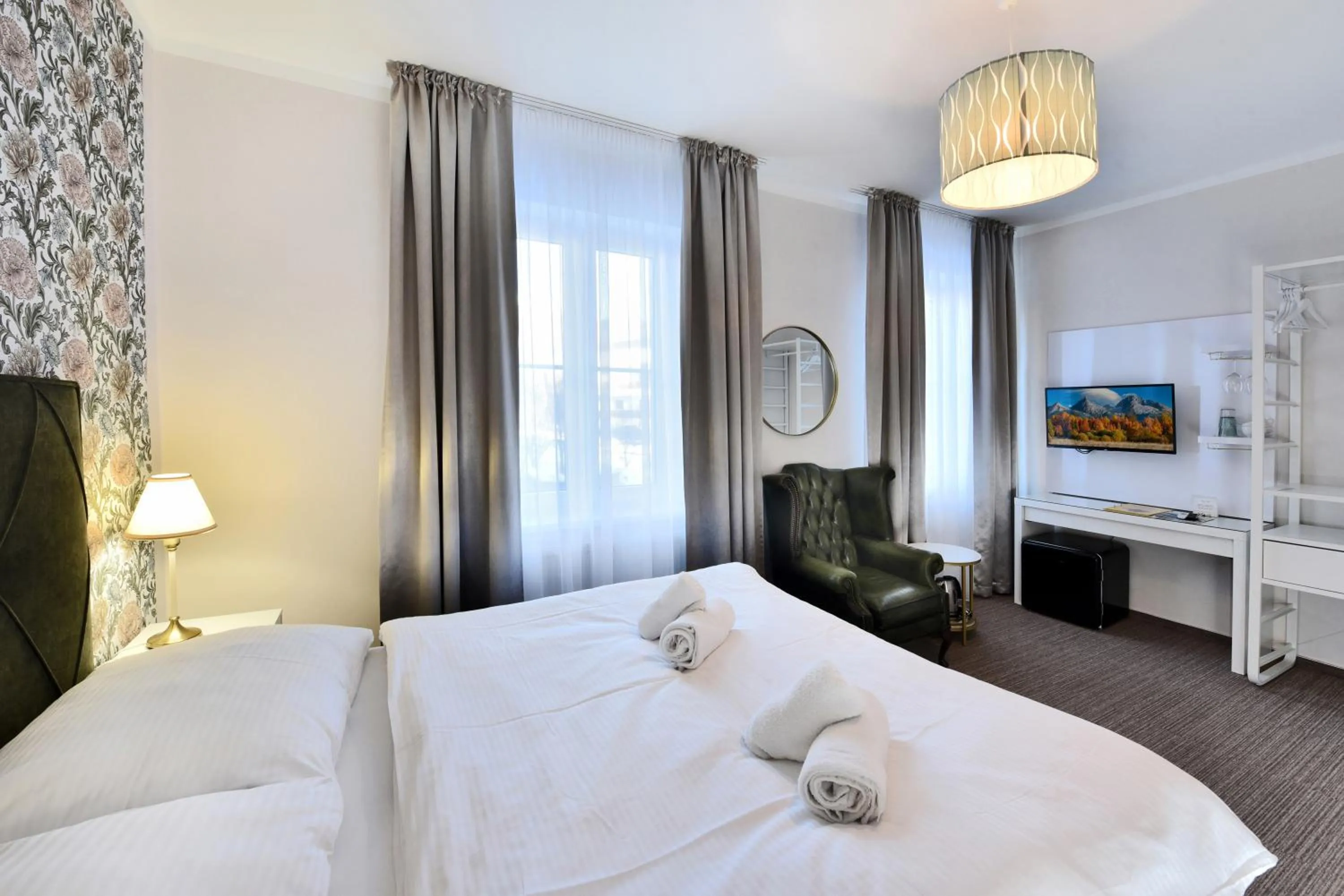 Photo of the whole room, Bed in APLEND Hotel Lujza Major