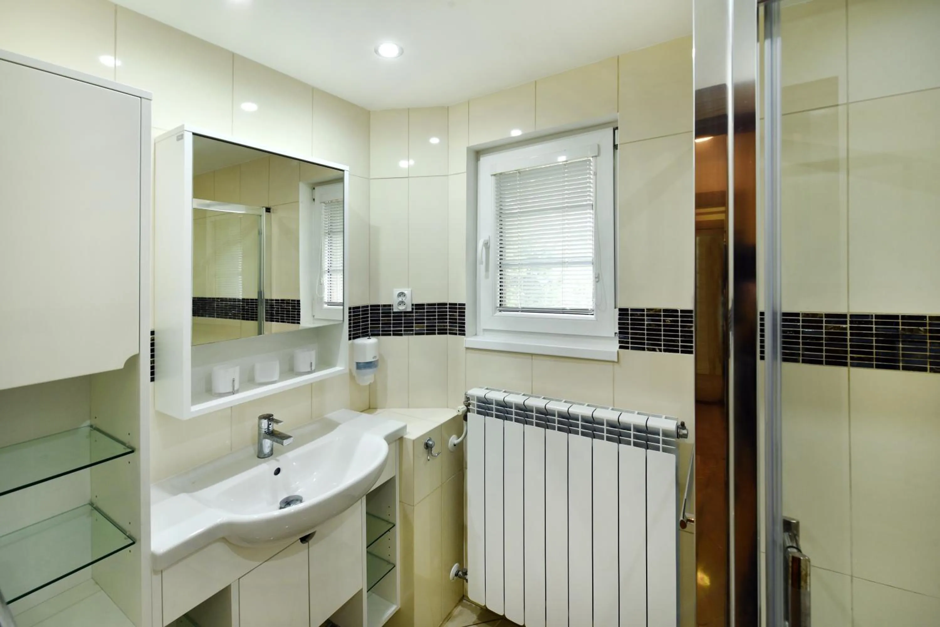 Bathroom in APLEND Hotel Lujza Major