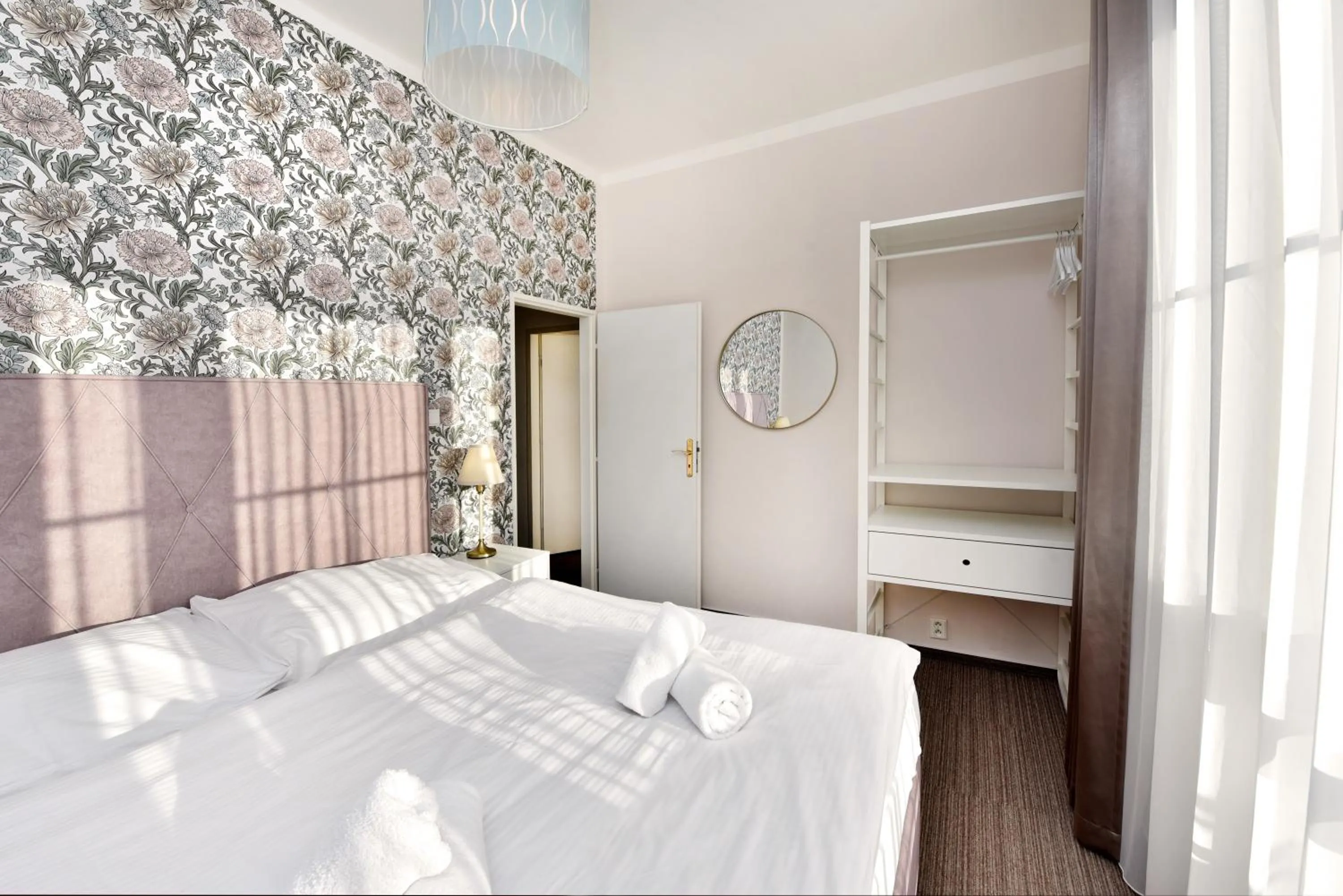 Bedroom, Bed in APLEND Hotel Lujza Major