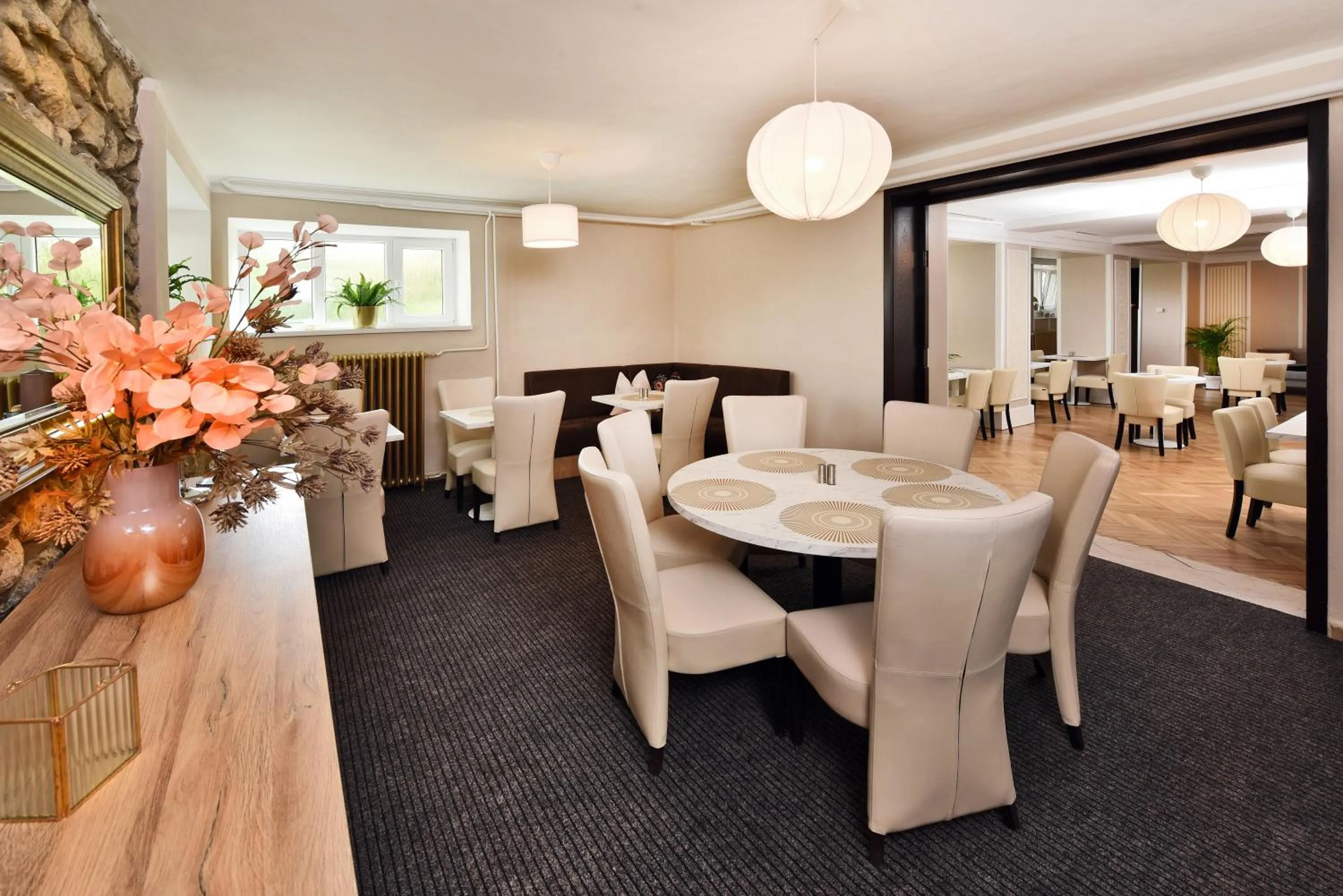 Breakfast in APLEND Hotel Lujza Major