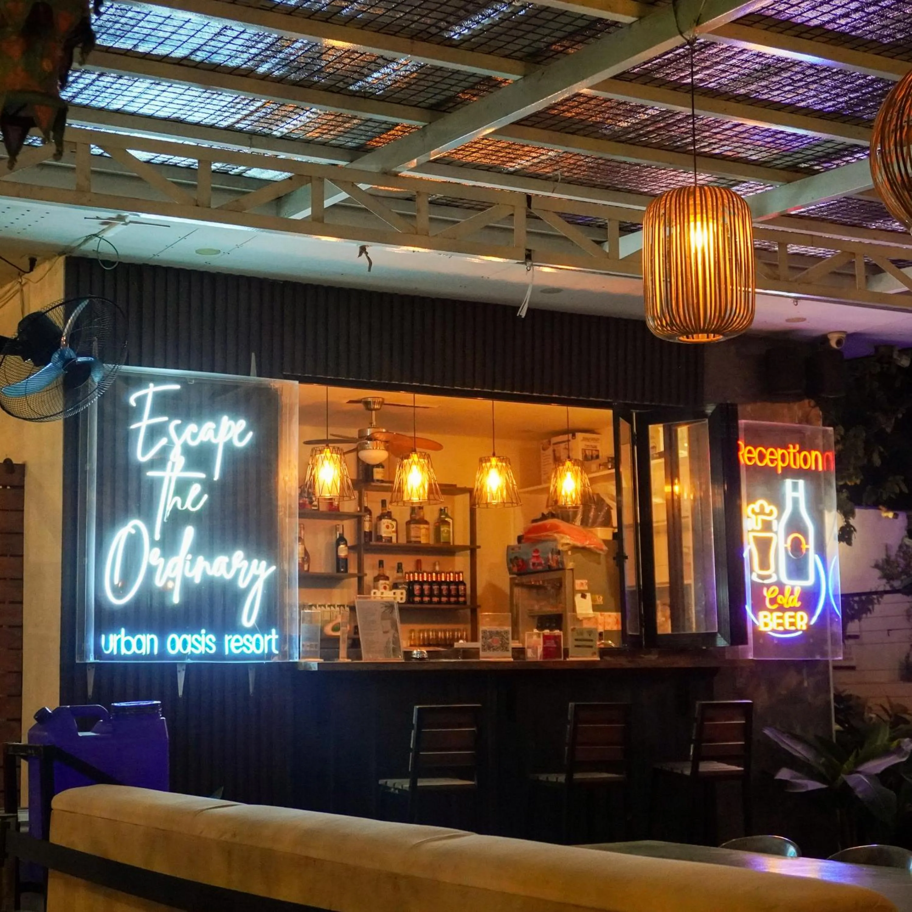 Lounge or bar in Urban Oasis Resort, Tarlac