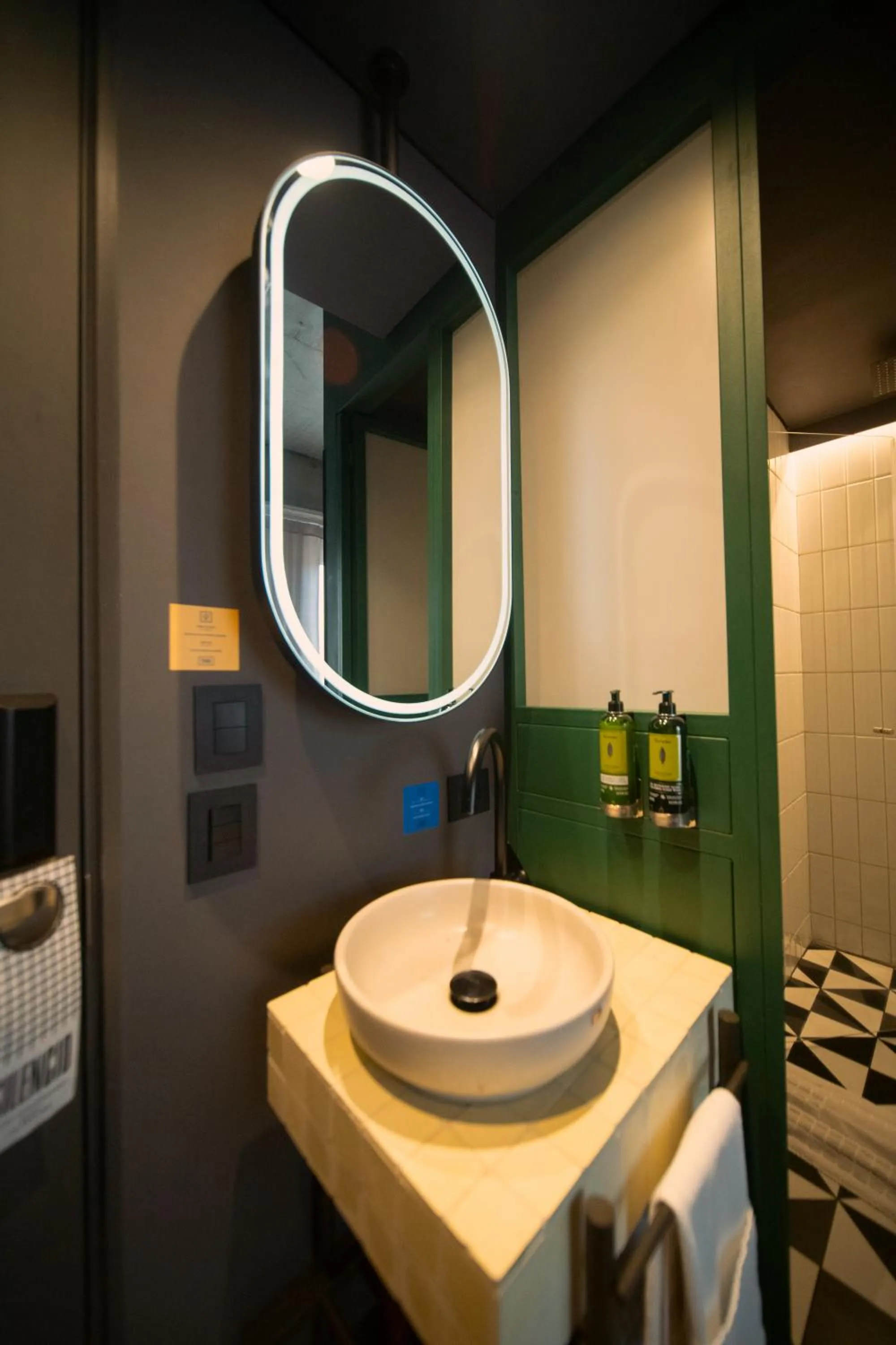 Bathroom in Tribe Medellín