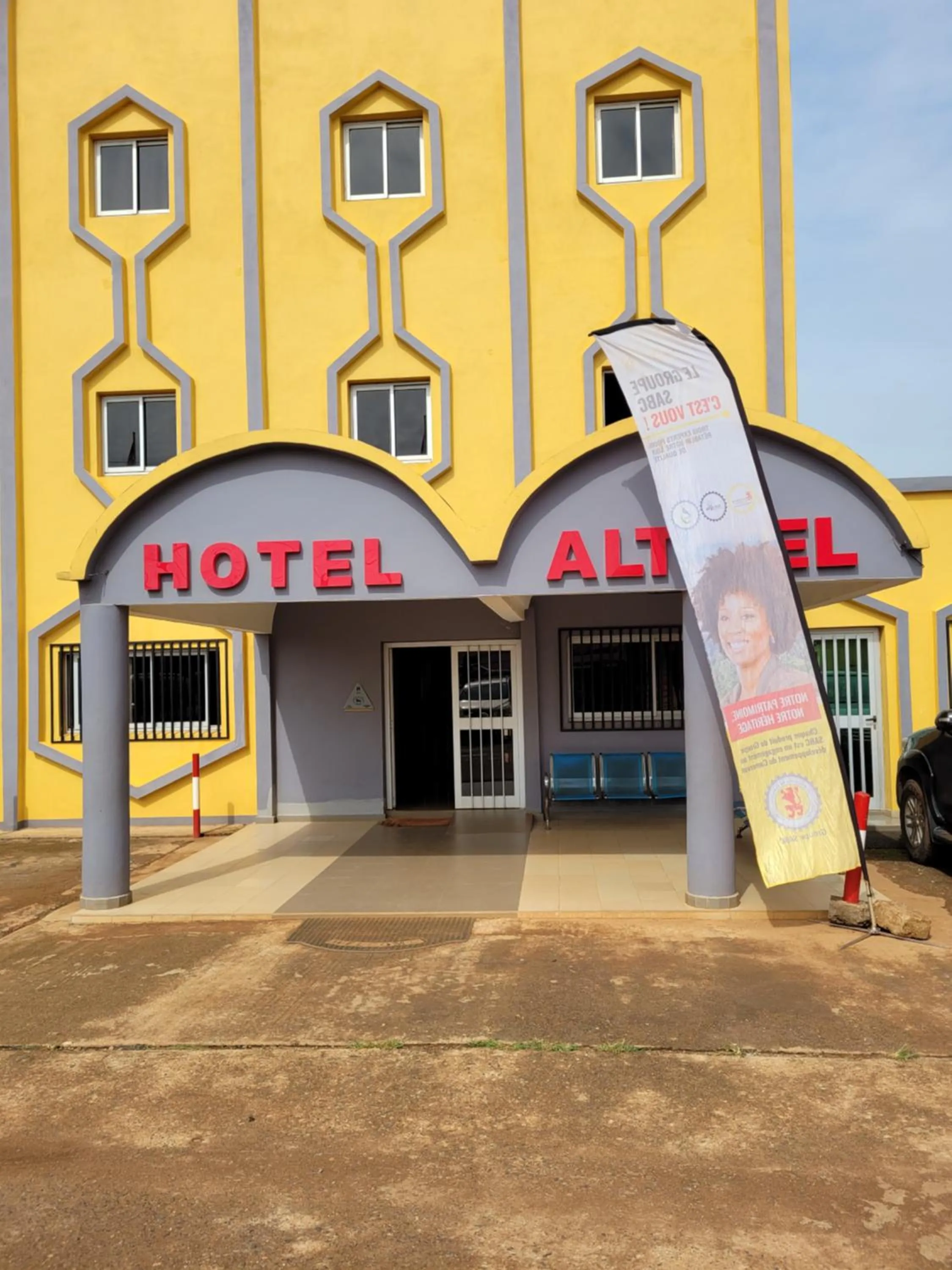 Facade/entrance in Hôtel Altitel