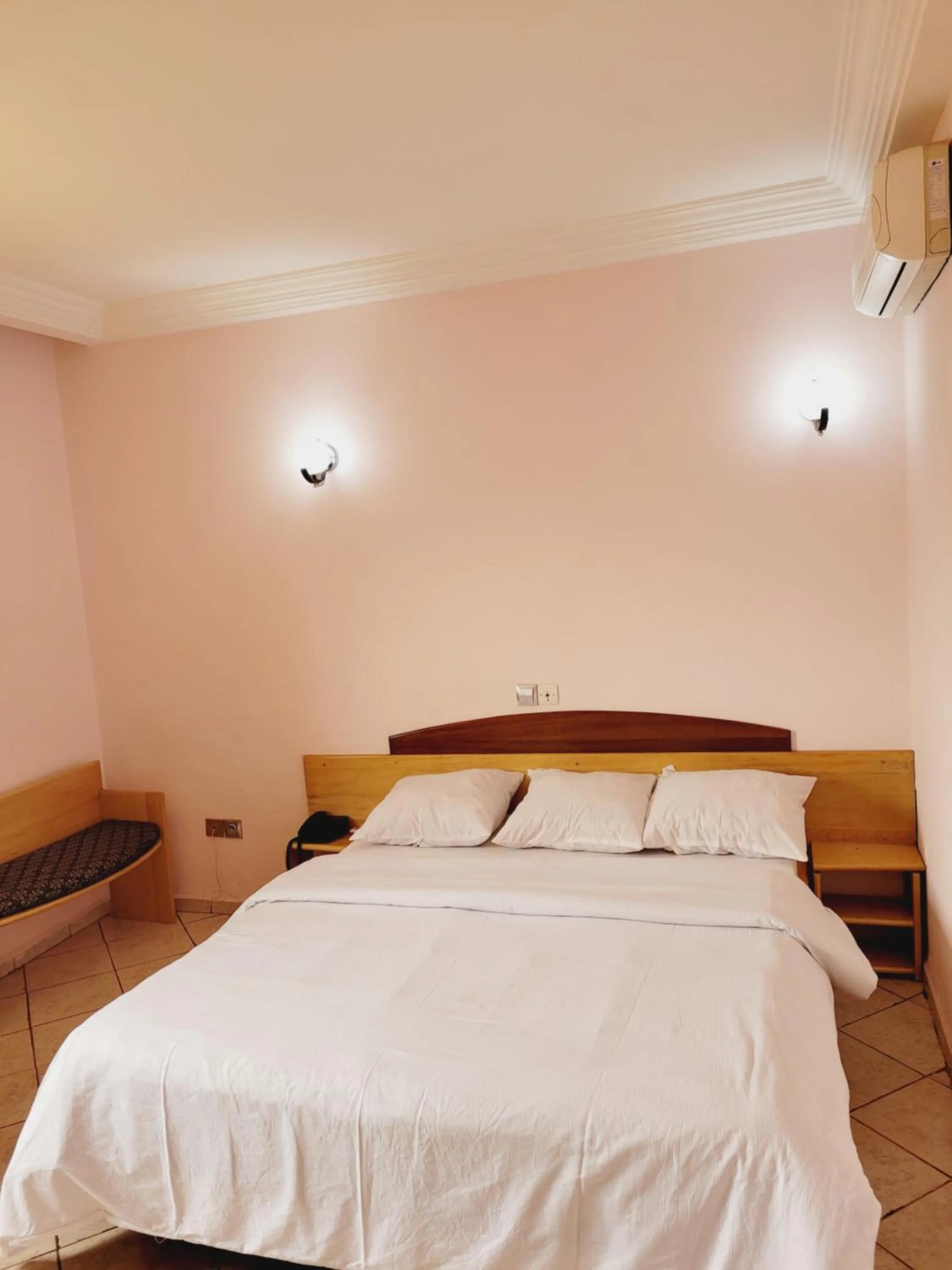 Bed in Hôtel Altitel