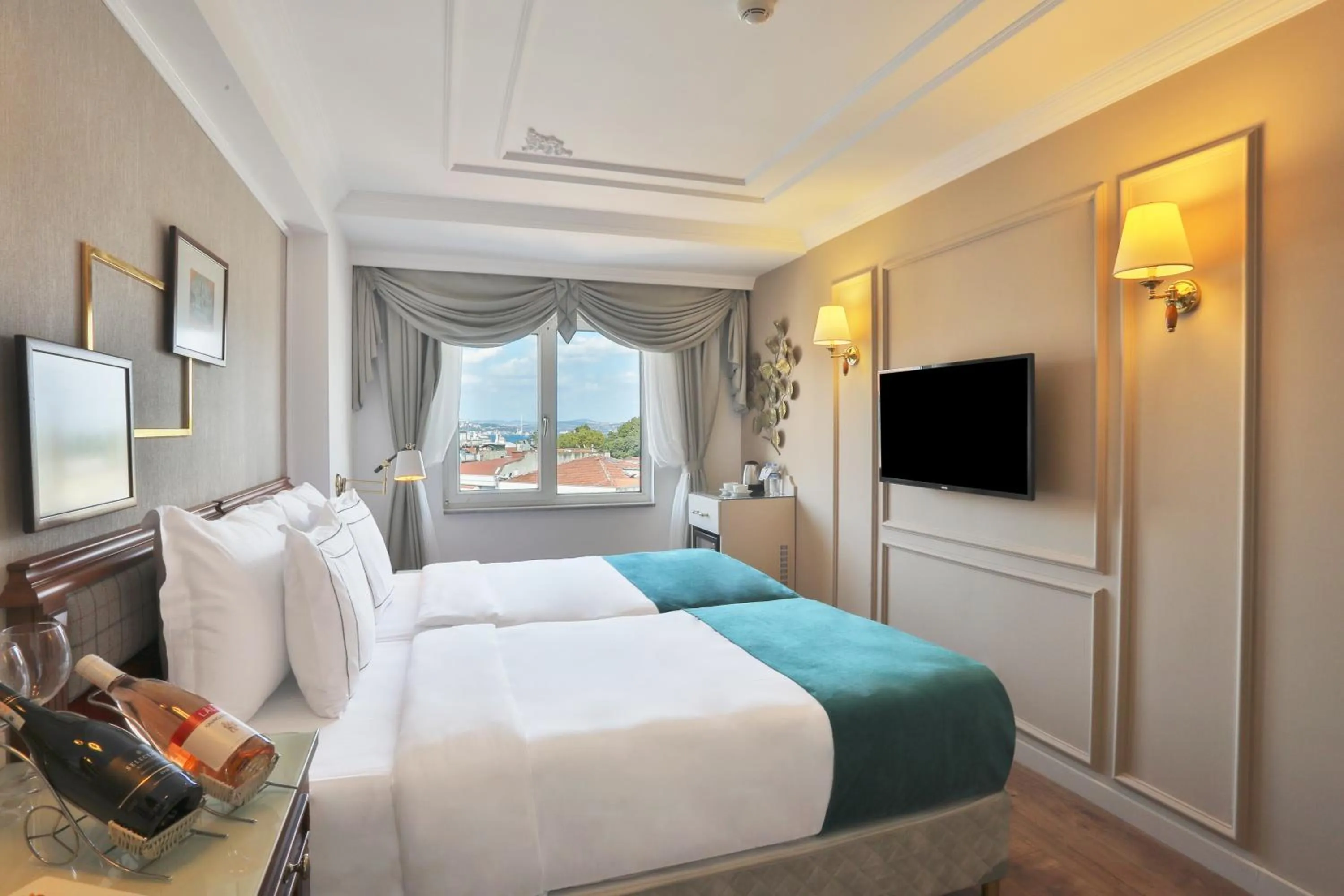 Photo of the whole room, Bed in Orient Express & Spa by Orka Hotels