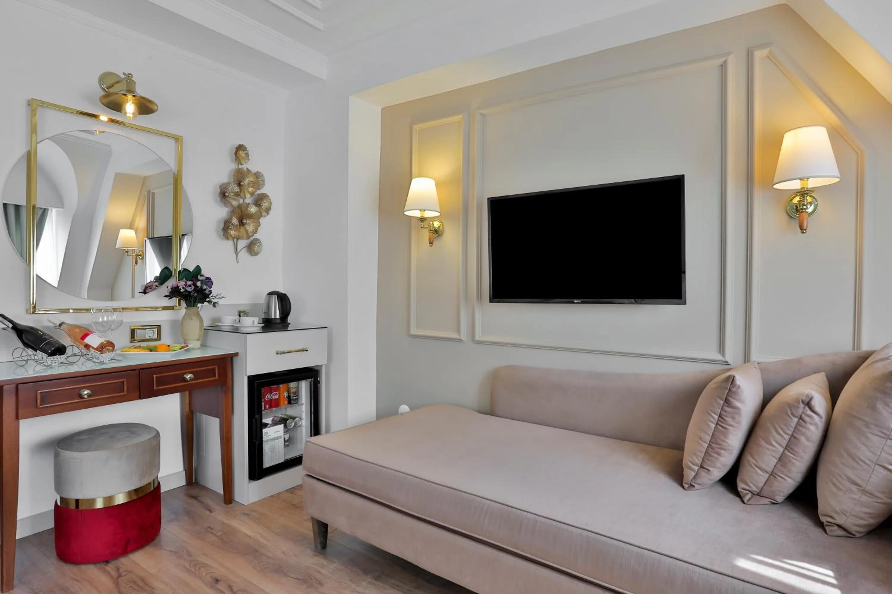 Photo of the whole room, Bed in Orient Express & Spa by Orka Hotels