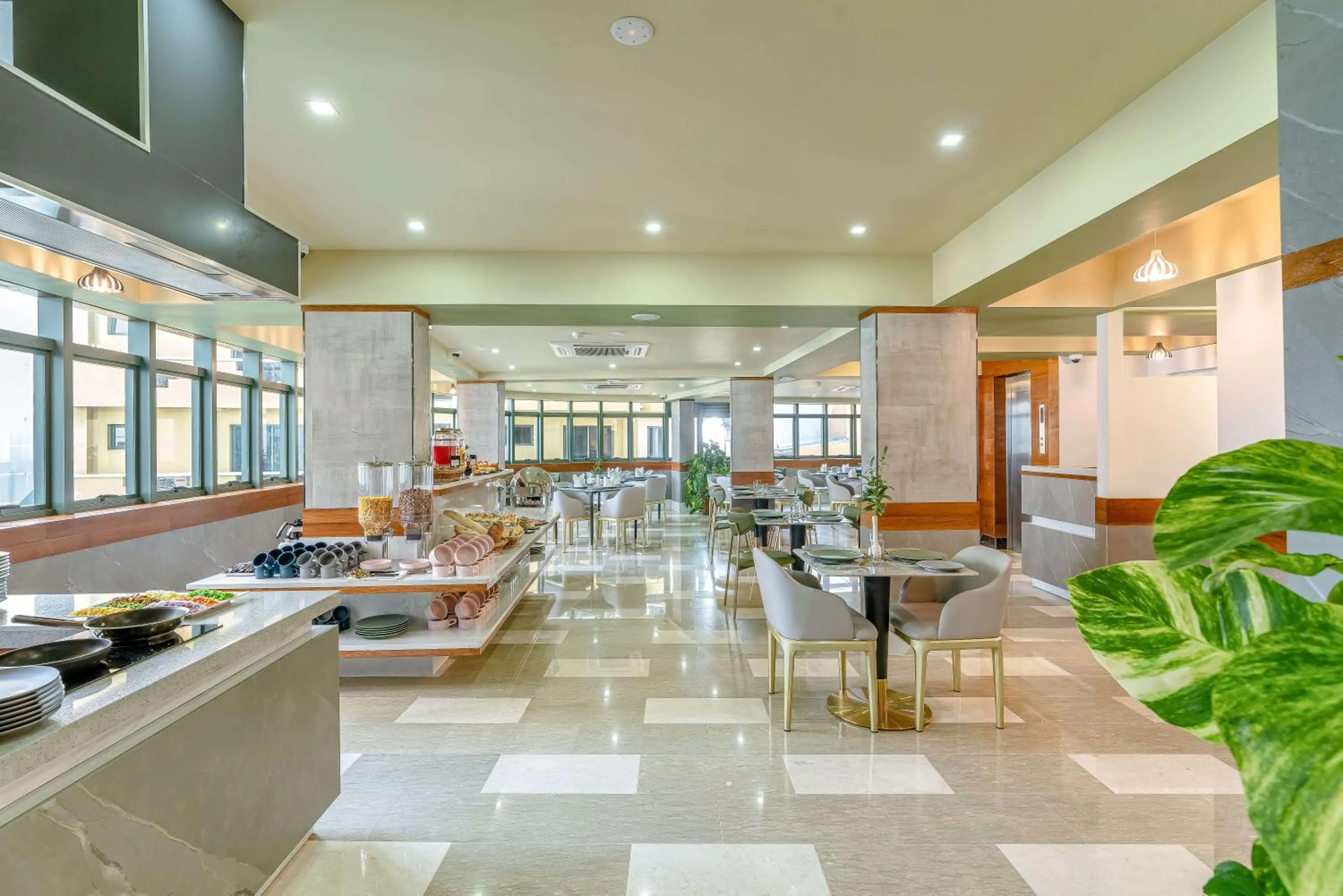 Restaurant/places to eat in Marukab Plaza