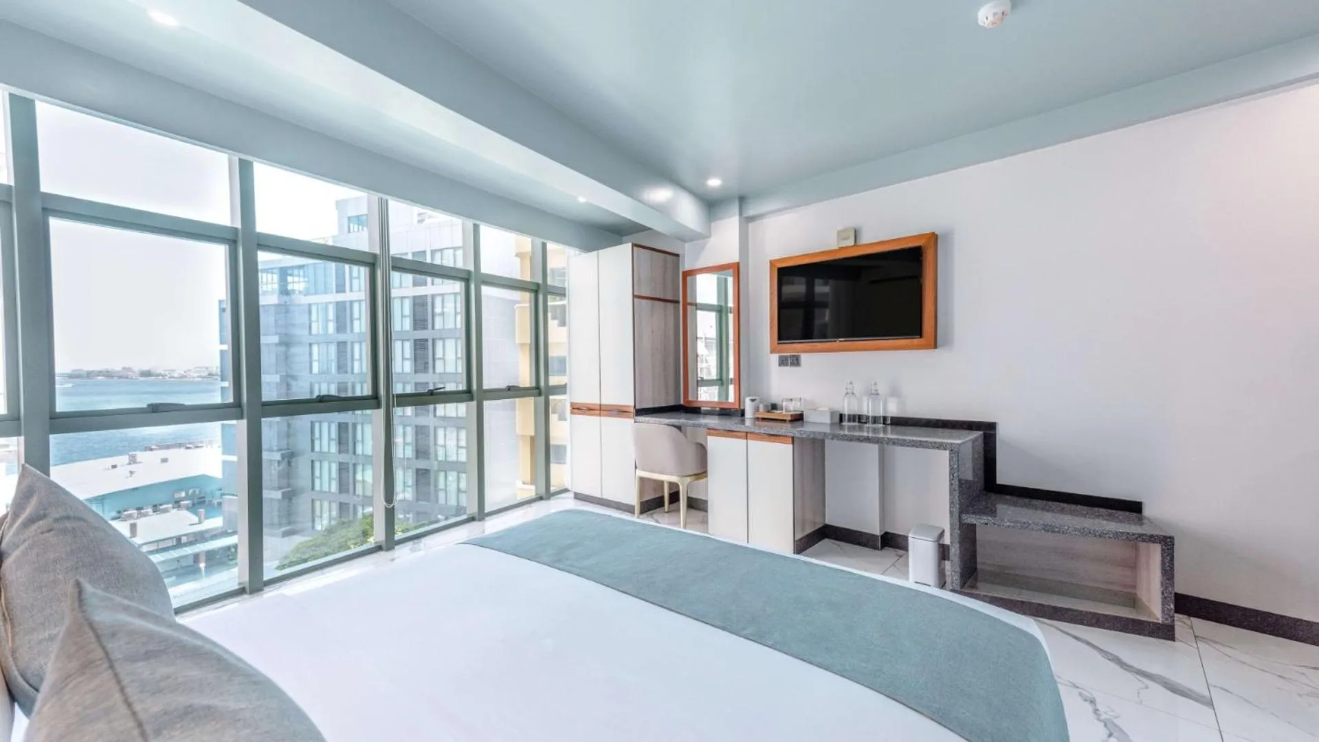 Sea view, Bed in Marukab Plaza