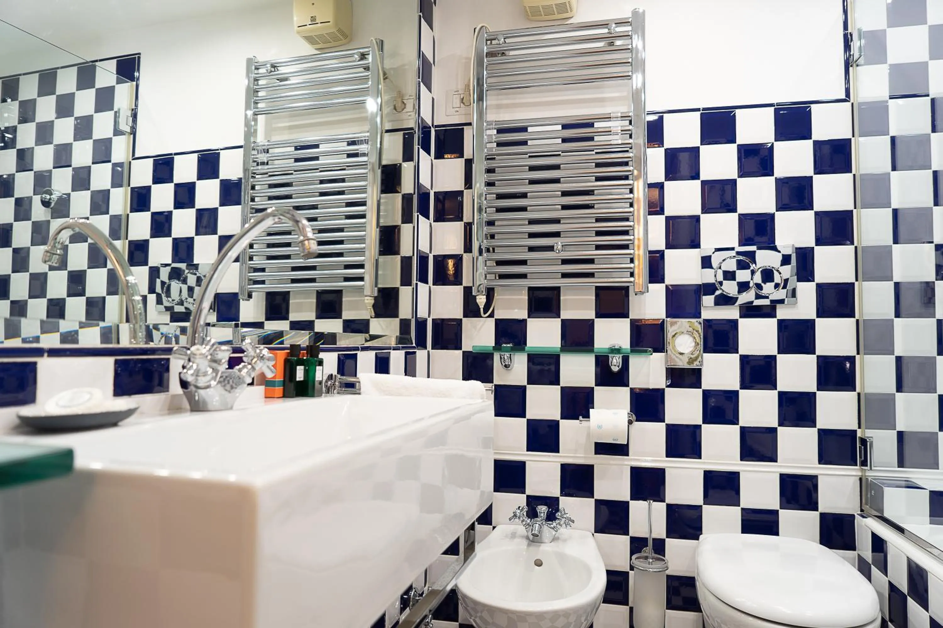 Bathroom in Babuino 79