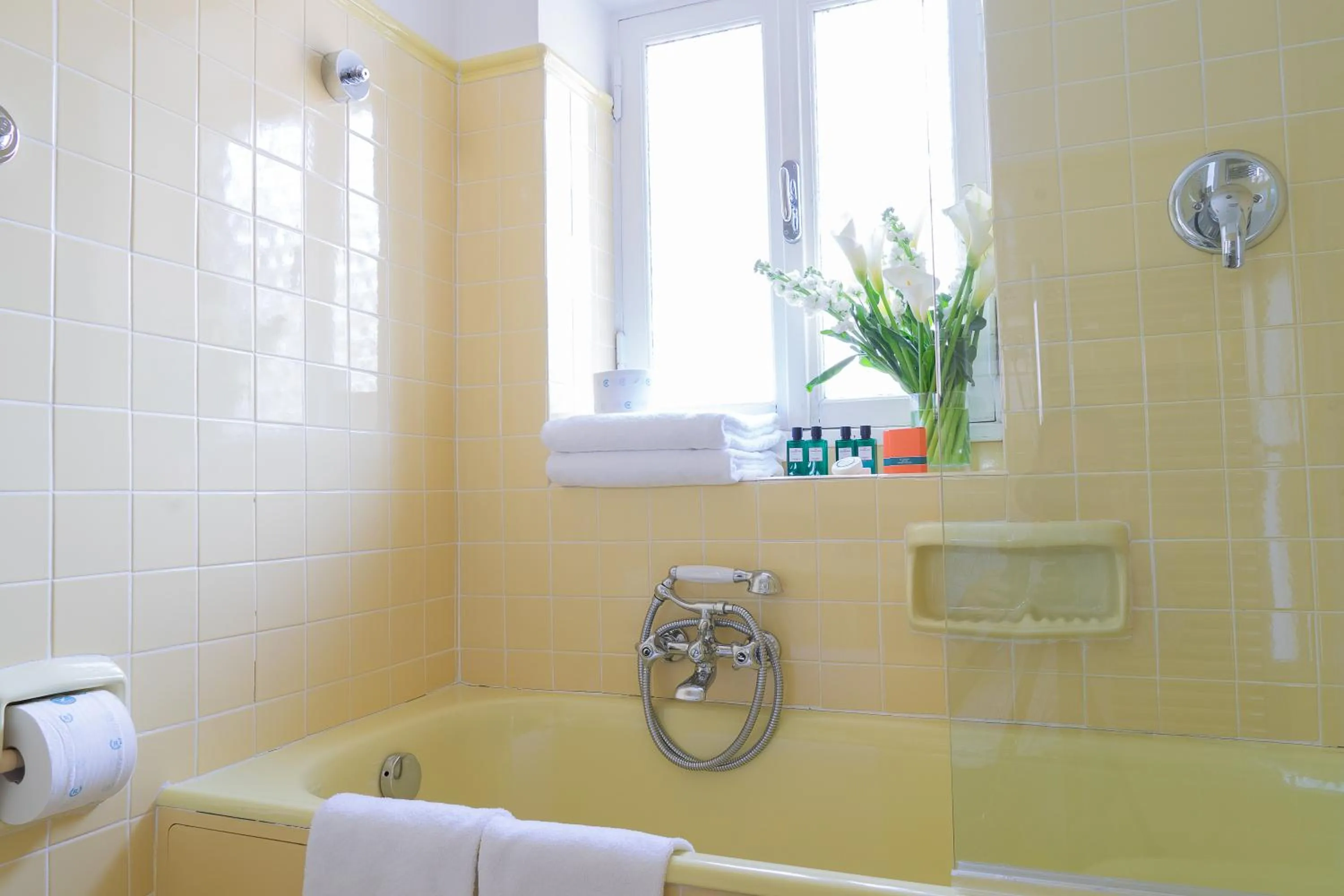 Bathroom in Babuino 79