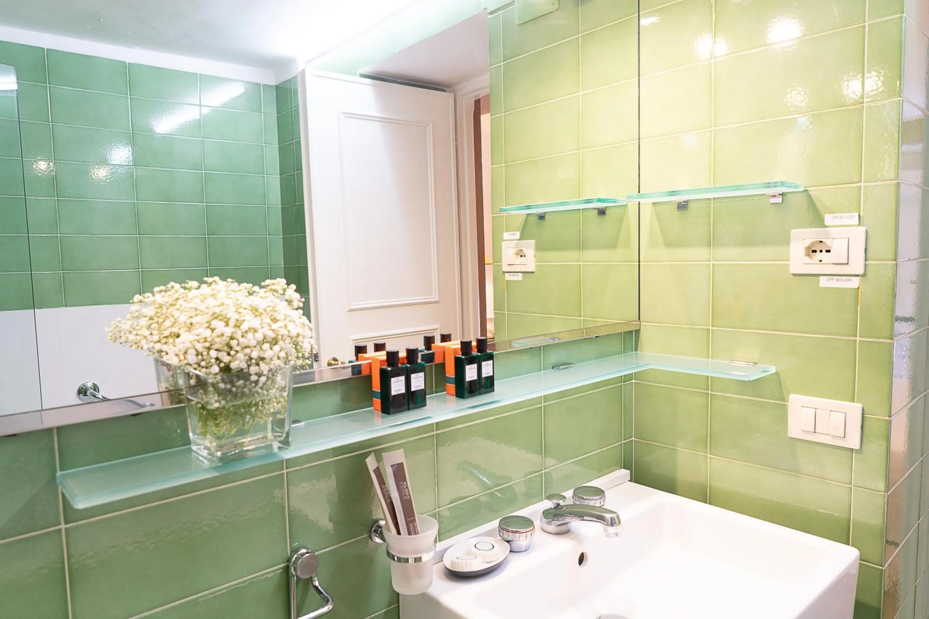 Bathroom in Babuino 79