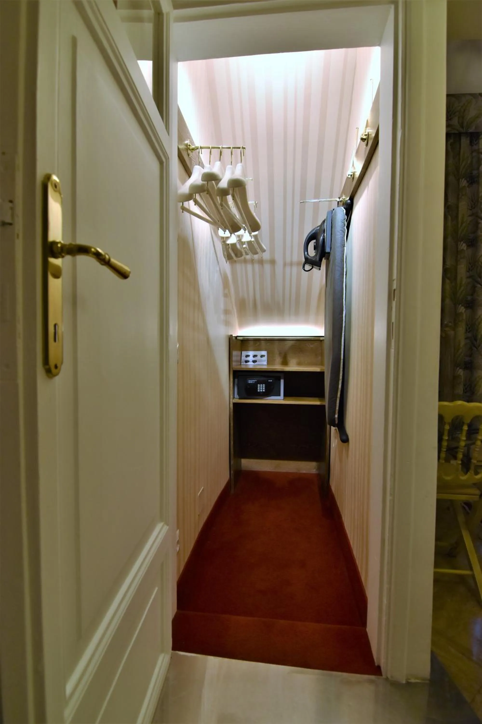 furniture in Babuino 79