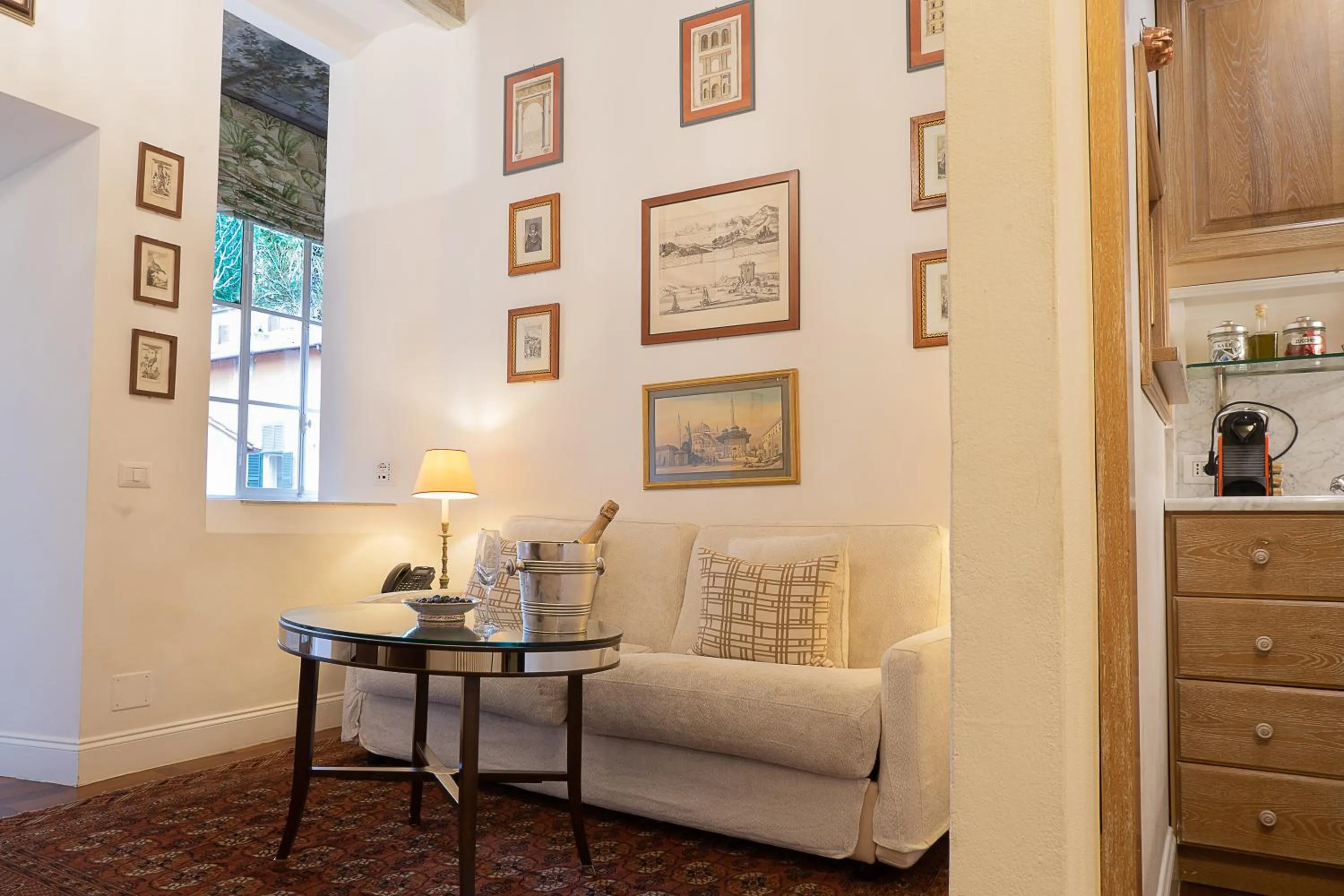 Living room in Babuino 79