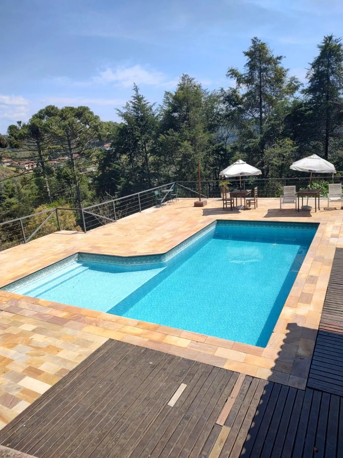 Swimming pool in Pousada Le Lieu