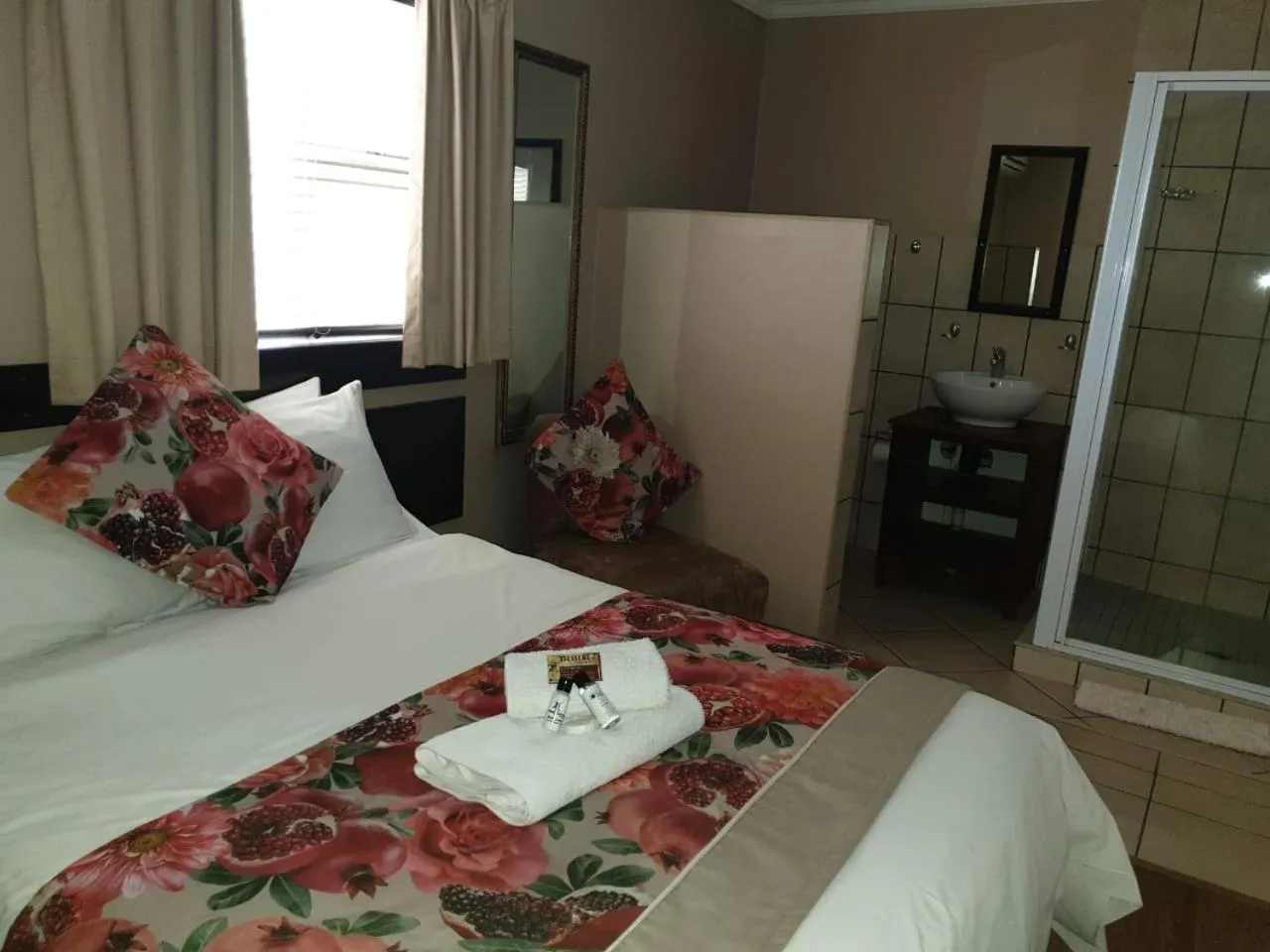 Bed in Tsessebe Guesthouse