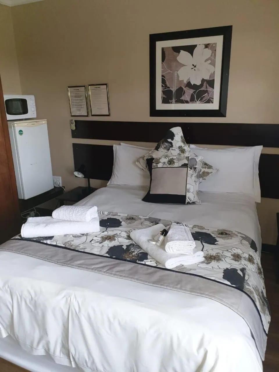 Bed in Tsessebe Guesthouse