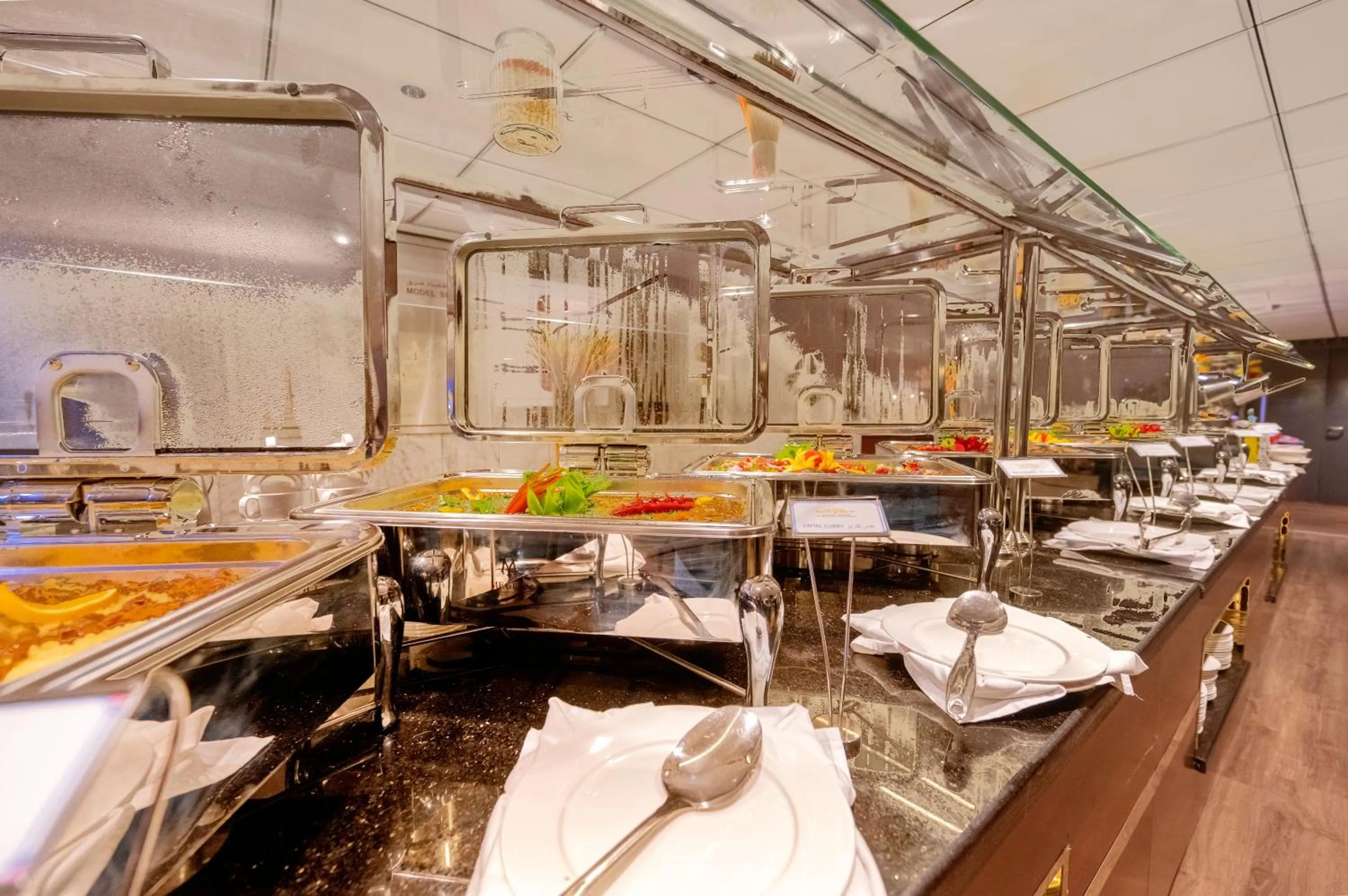 Restaurant/places to eat in Grand Plaza Badr Al Maqam Fully Renovated