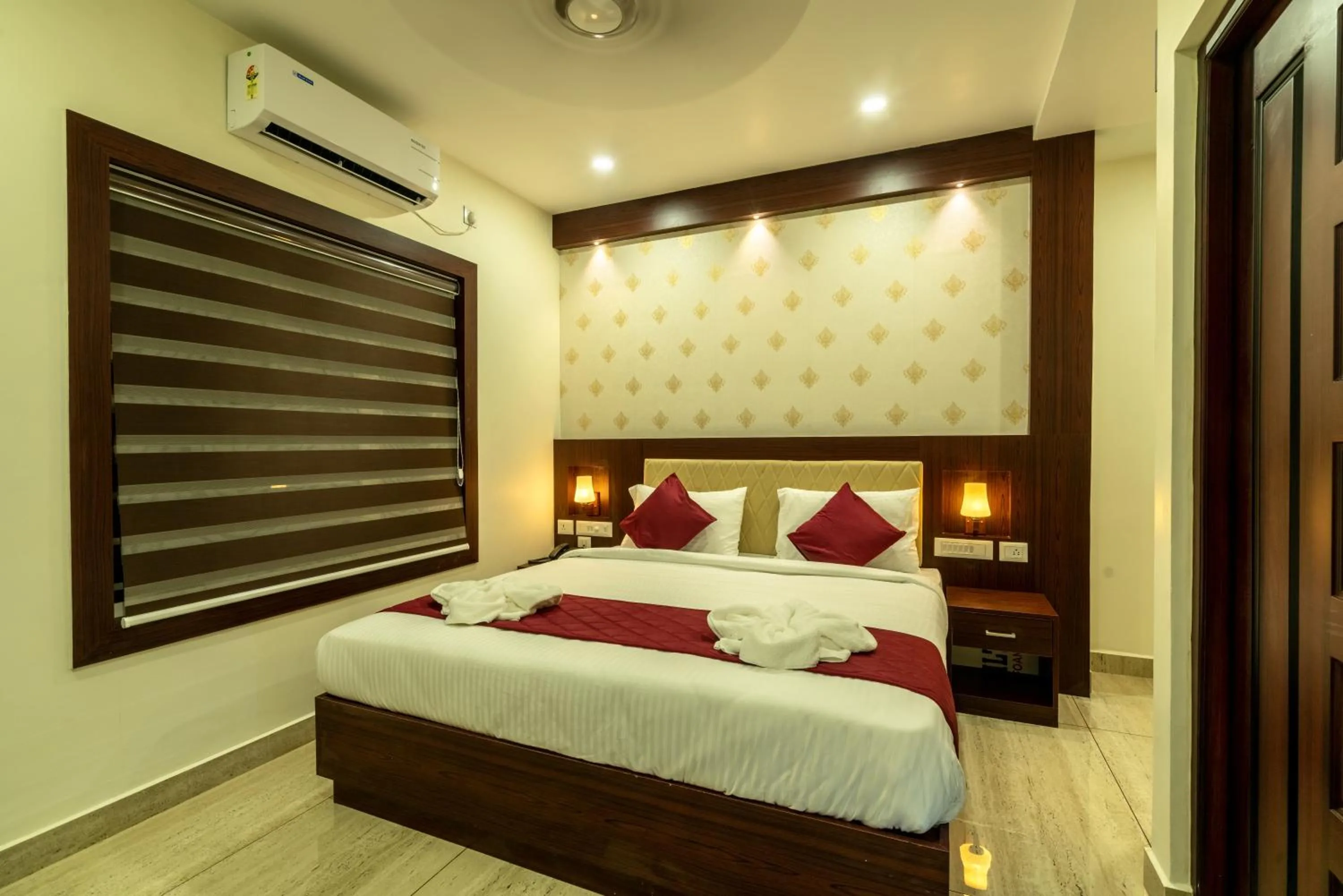 Deluxe Double Room - single occupancy in Daan Regency
