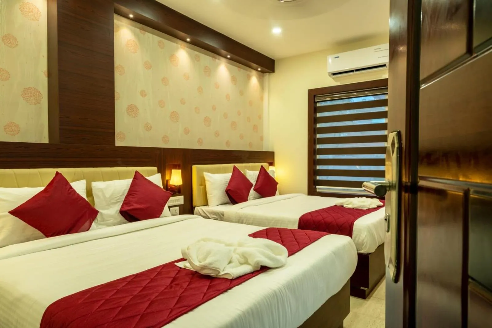 Executive Queen Room with Two Queen Beds - single occupancy in Daan Regency