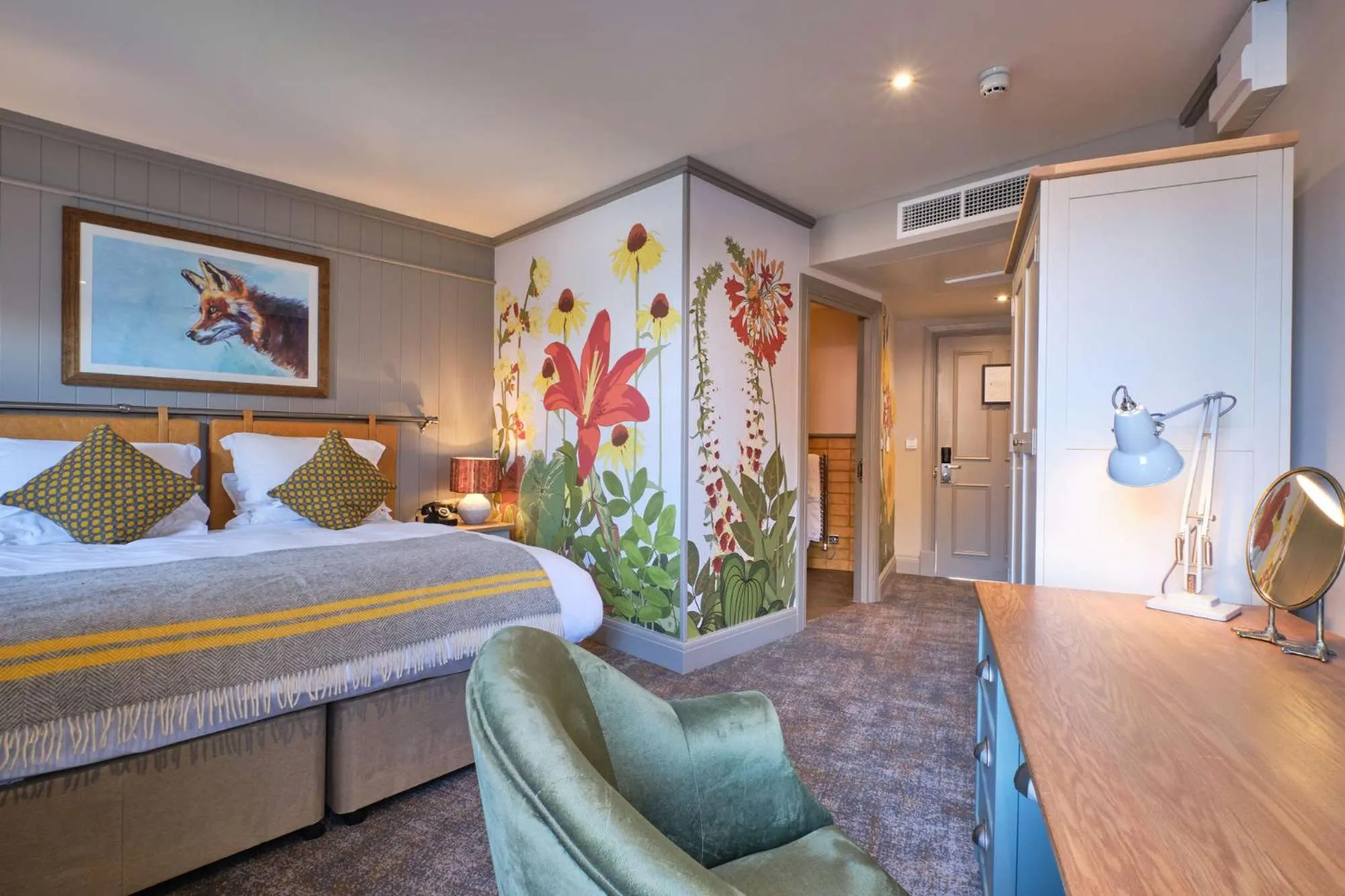 Suite with Terrace in Dog and Fox