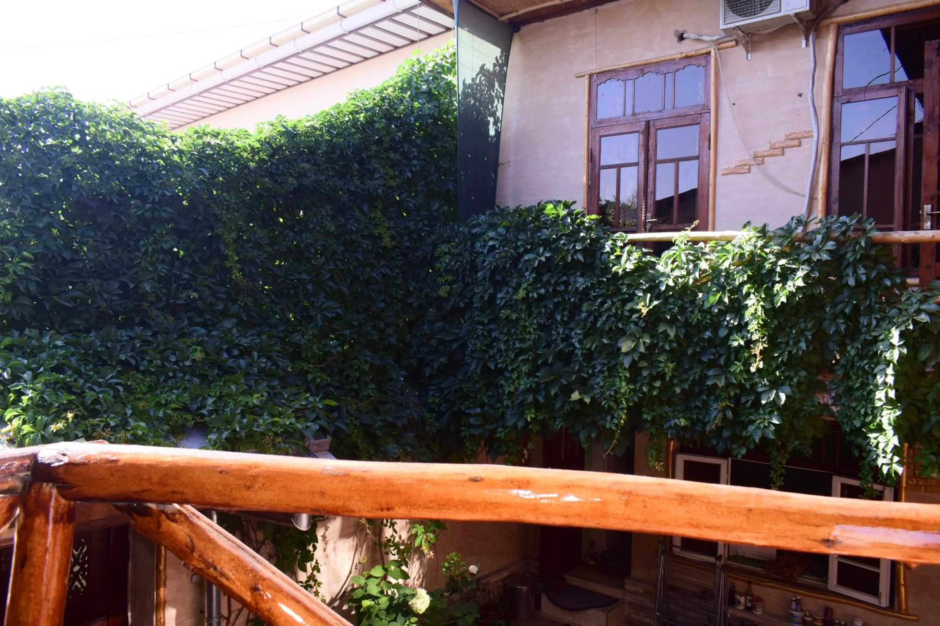 Property building in Hotel Registon Zargaron