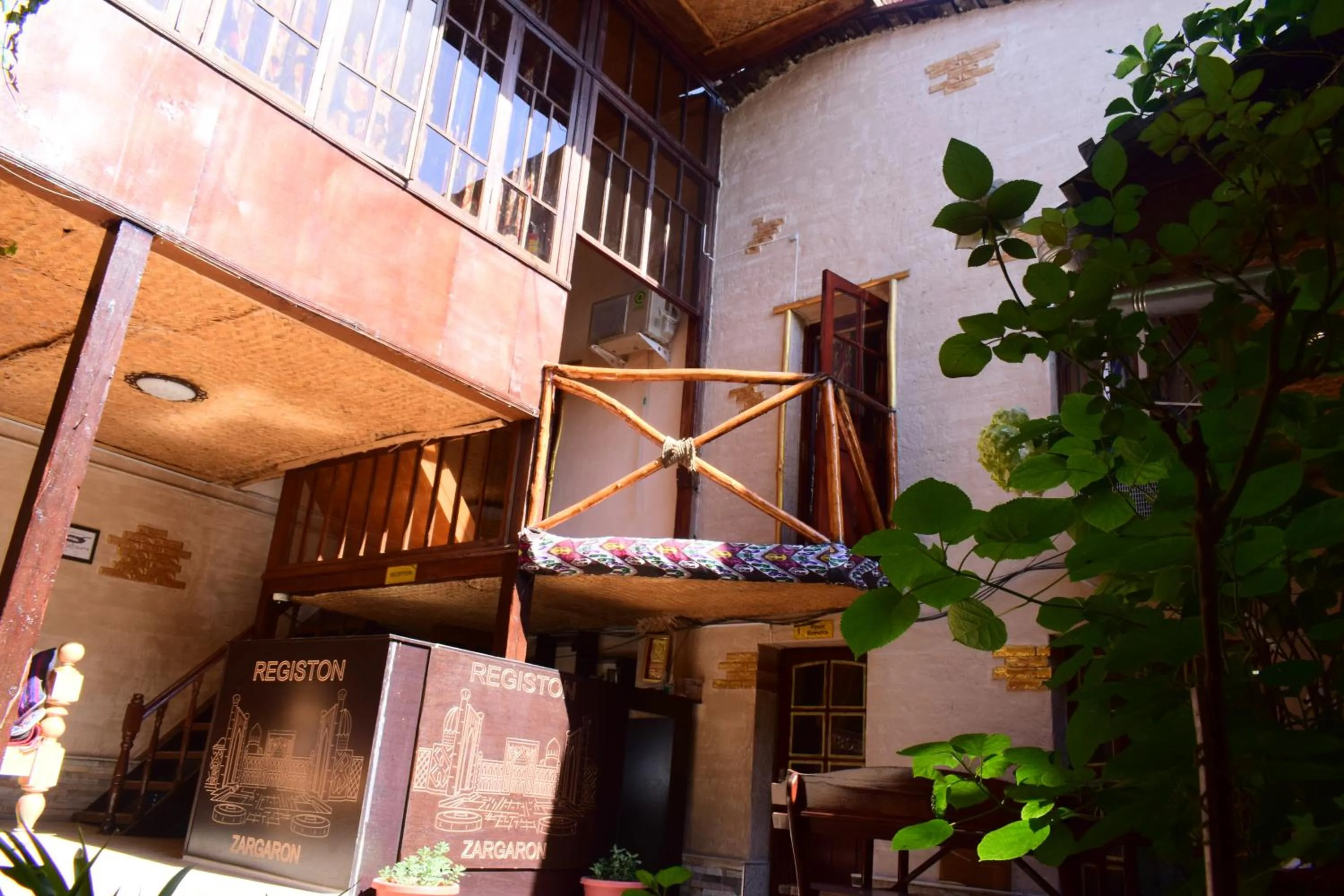 Property building in Hotel Registon Zargaron